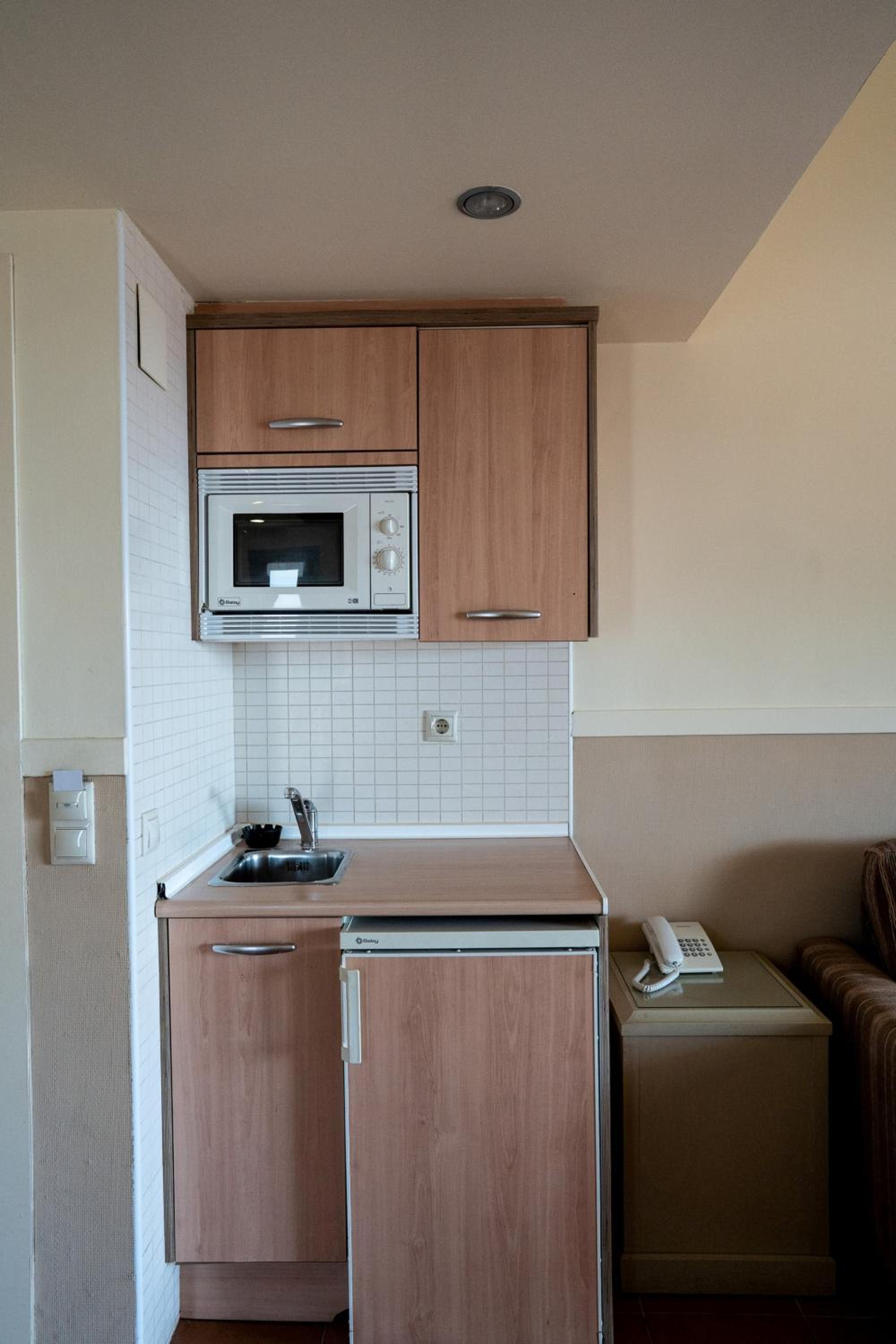 Family Suite (2 Adults + 2 Children) - Photo 11