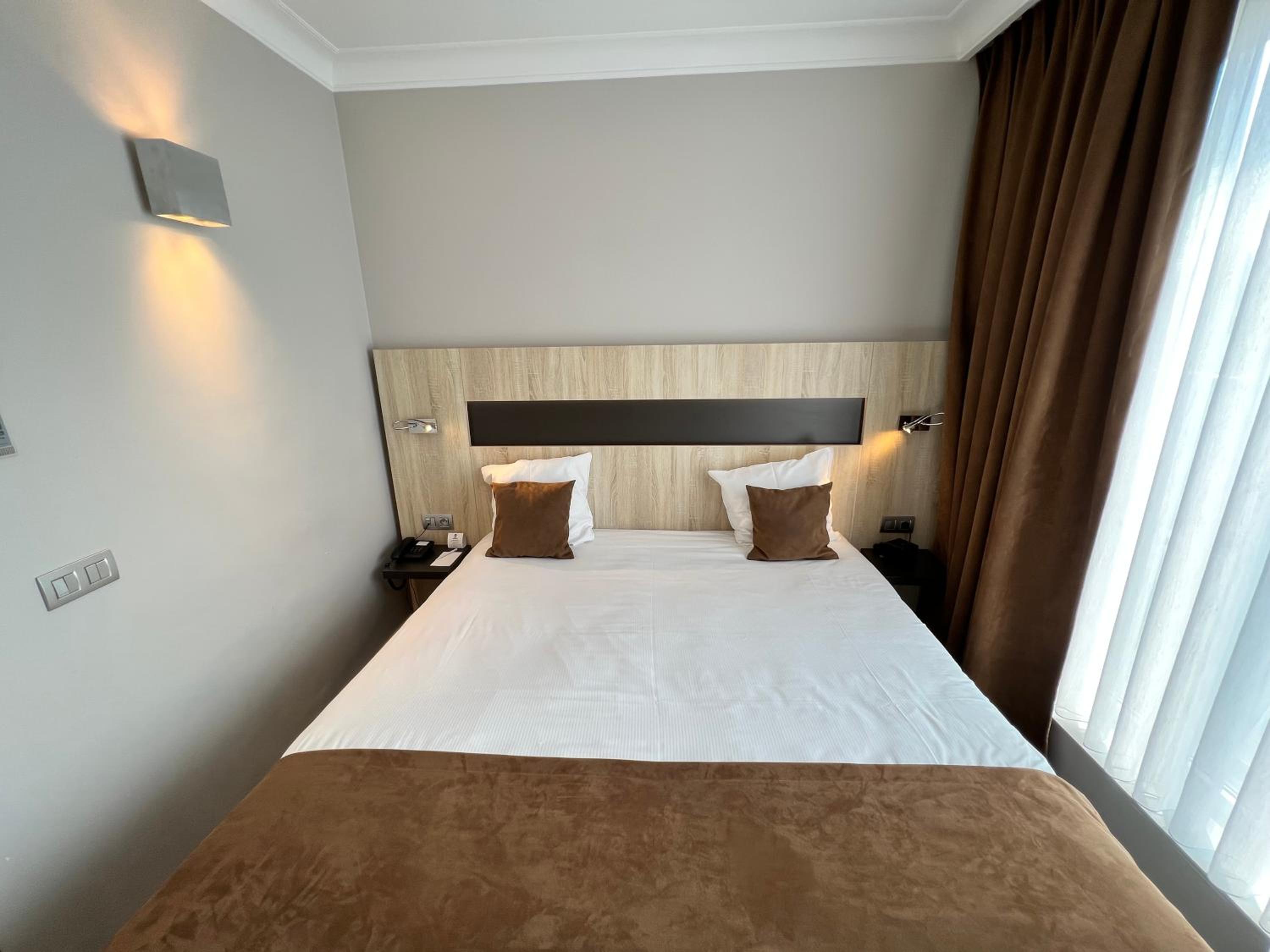 Standard Queen Room - Photo 3