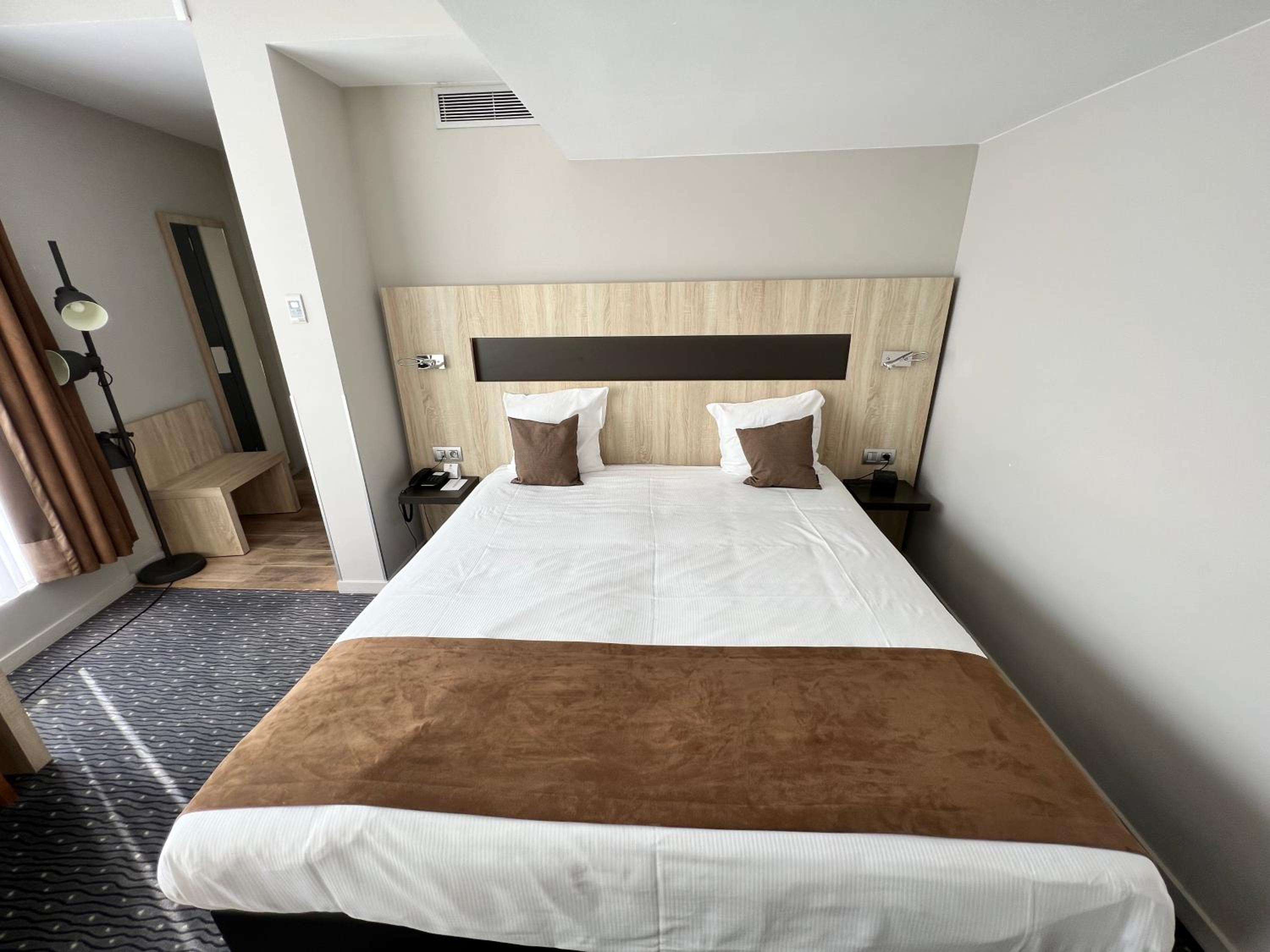 Standard Queen Room - Photo 2
