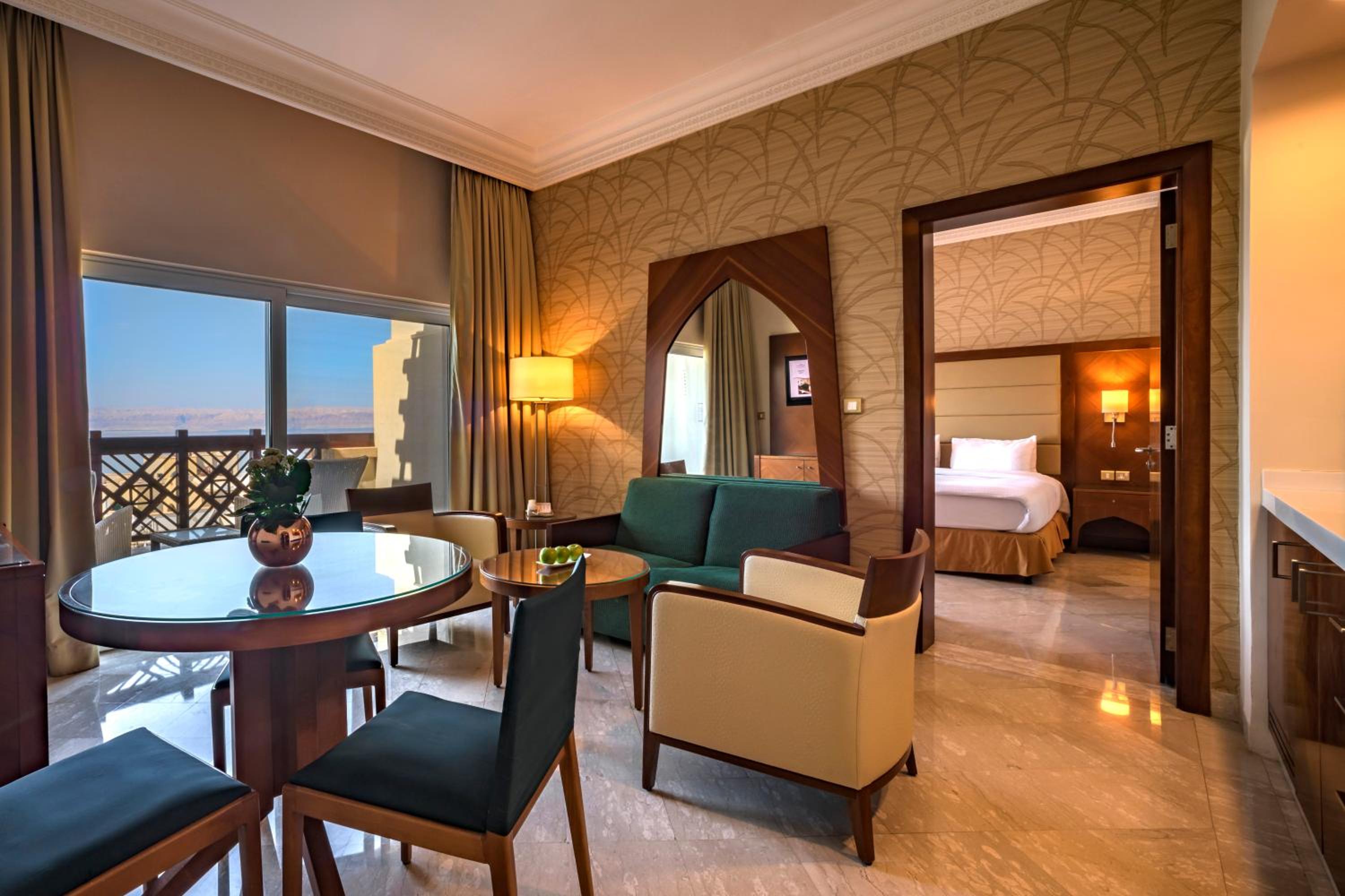 Suite with View - Smoking