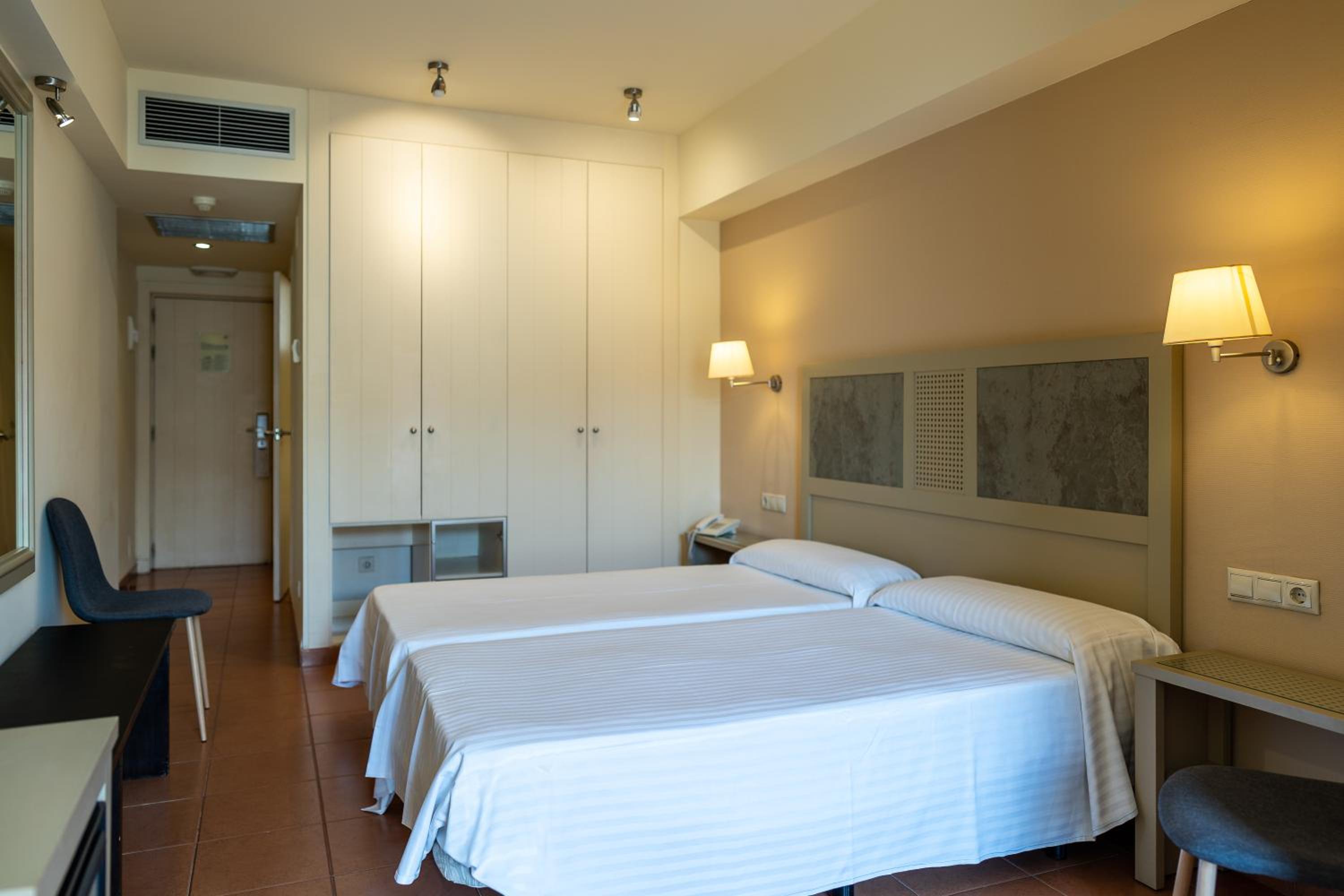 Classic Double Room (2 Adults ) - Photo 19