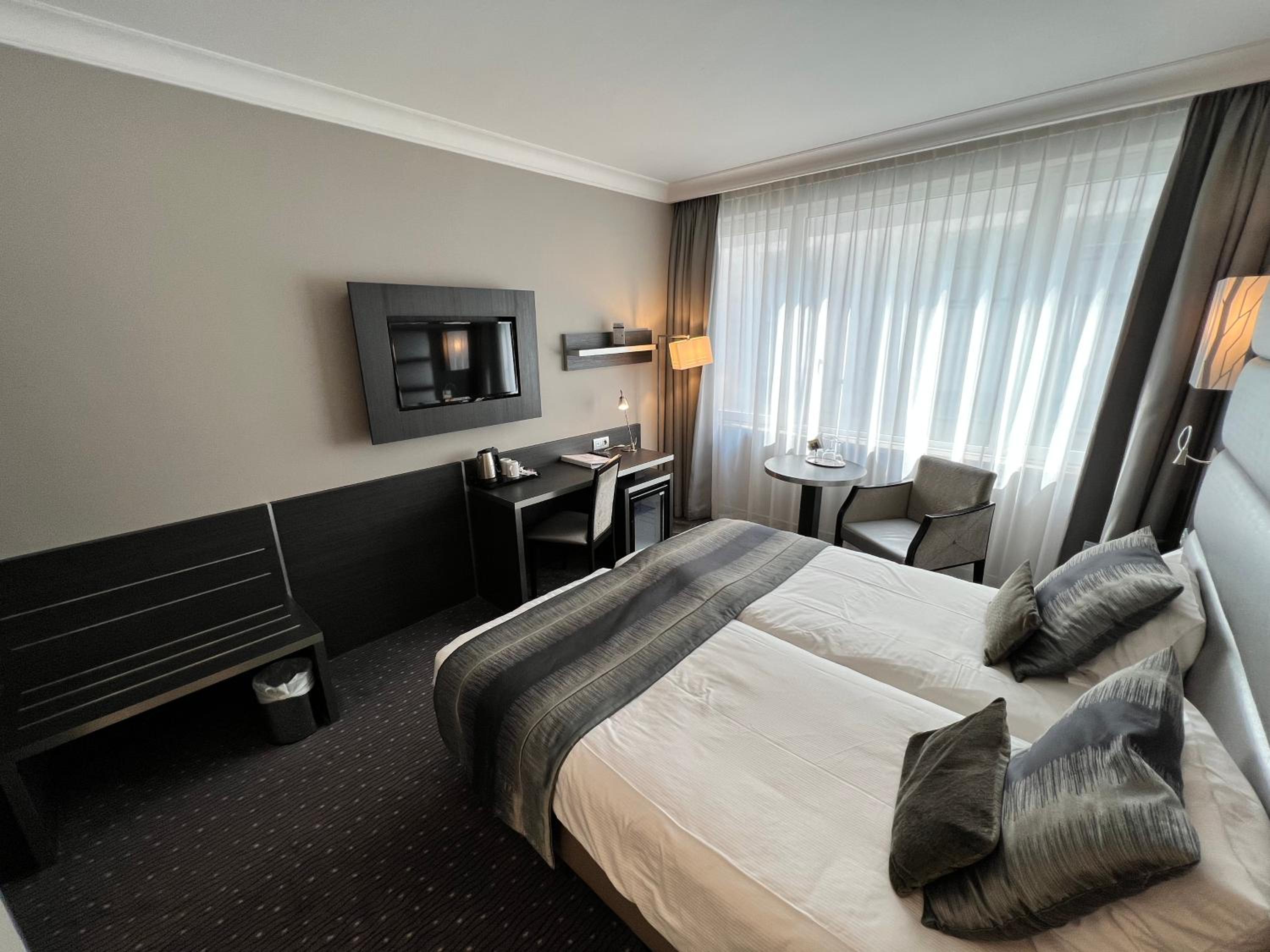 Standard Twin Room - Photo 21