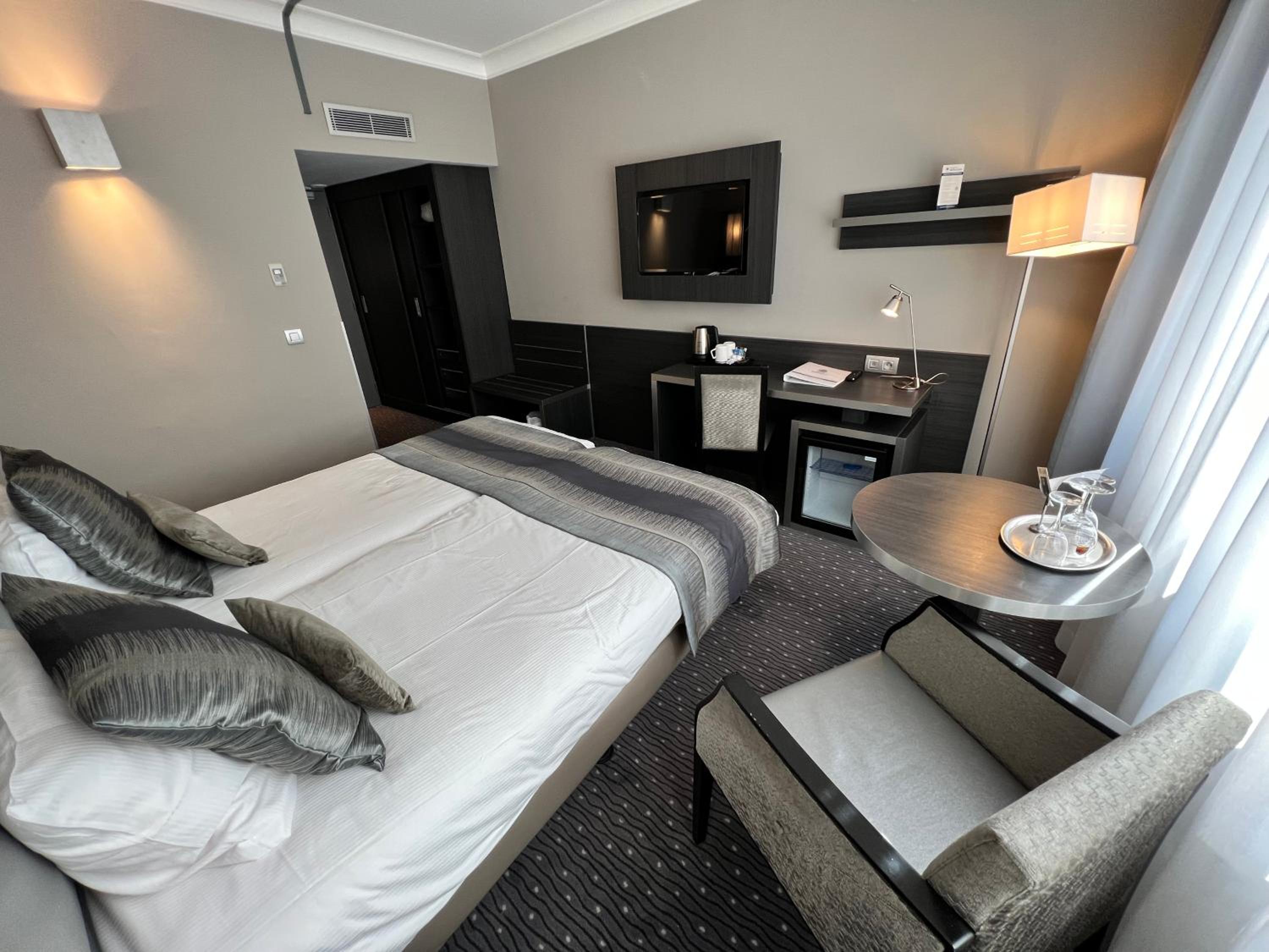 Standard Twin Room - Photo 18