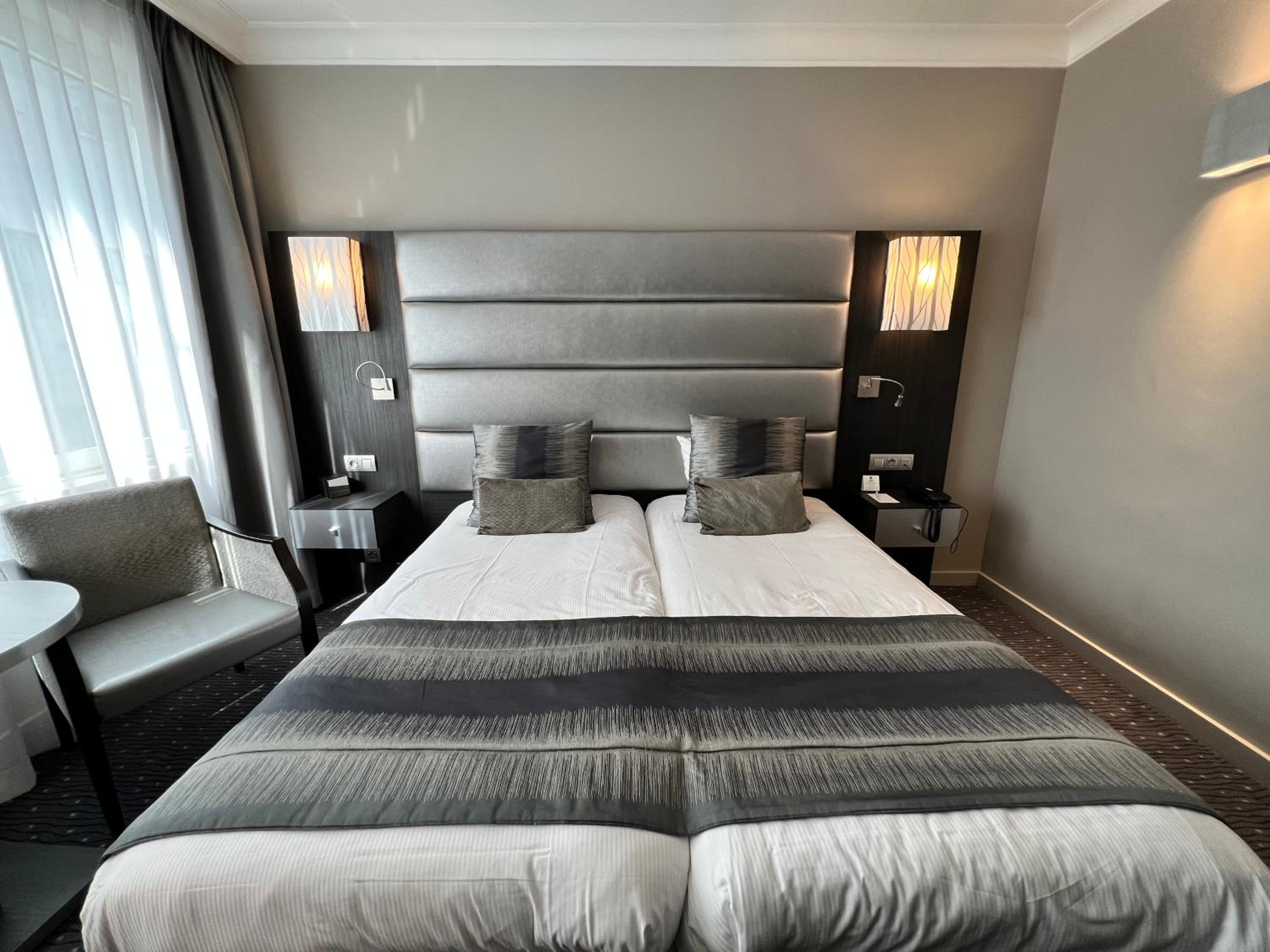 Standard Twin Room - Photo 15