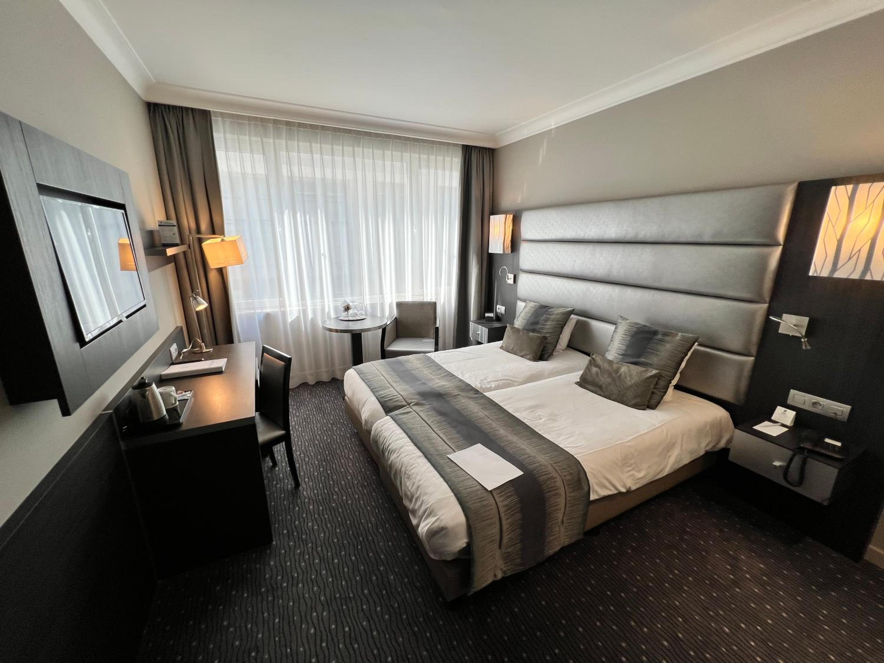 Standard Twin Room - Photo 2