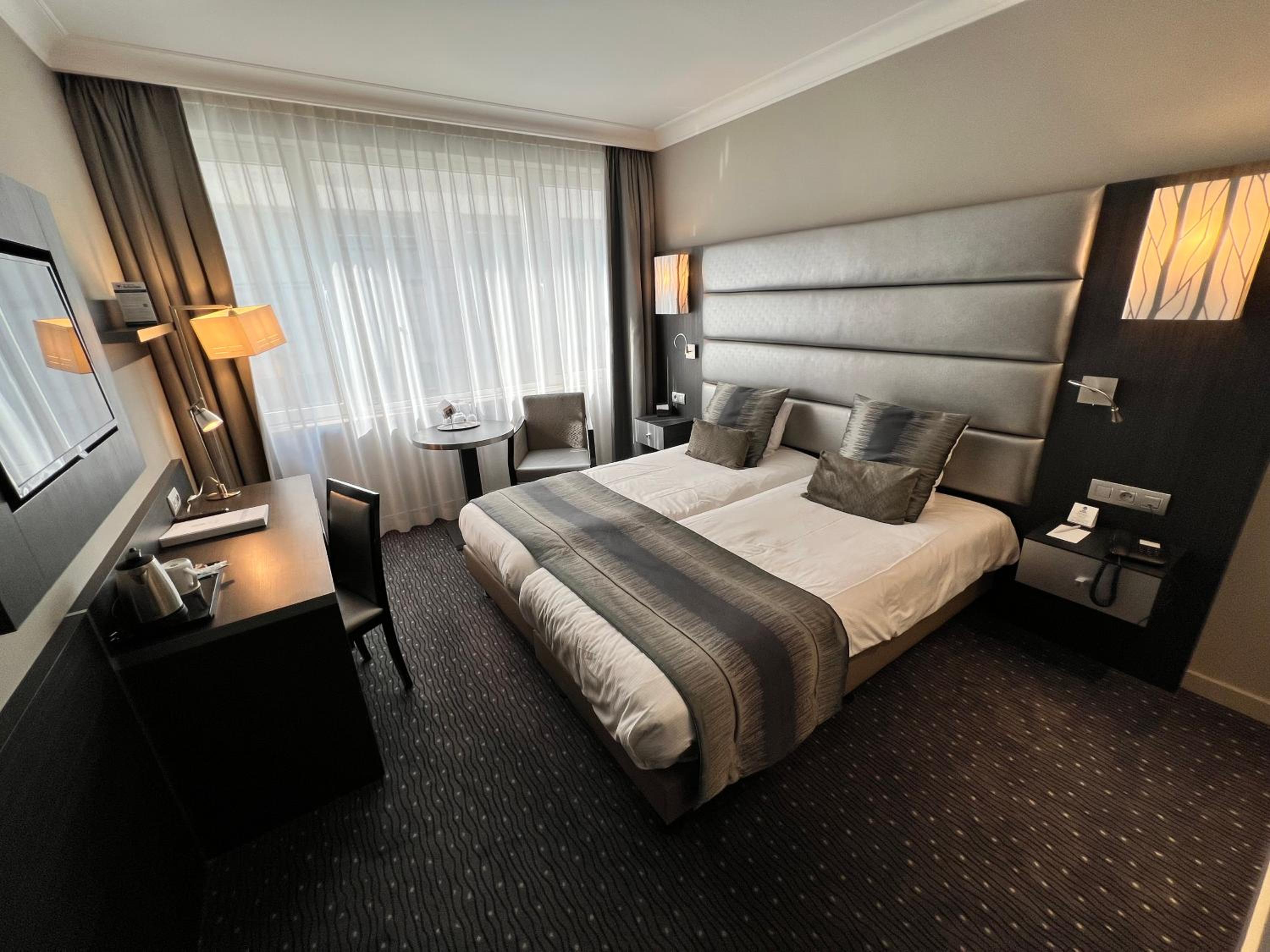 Standard Twin Room - Photo 4