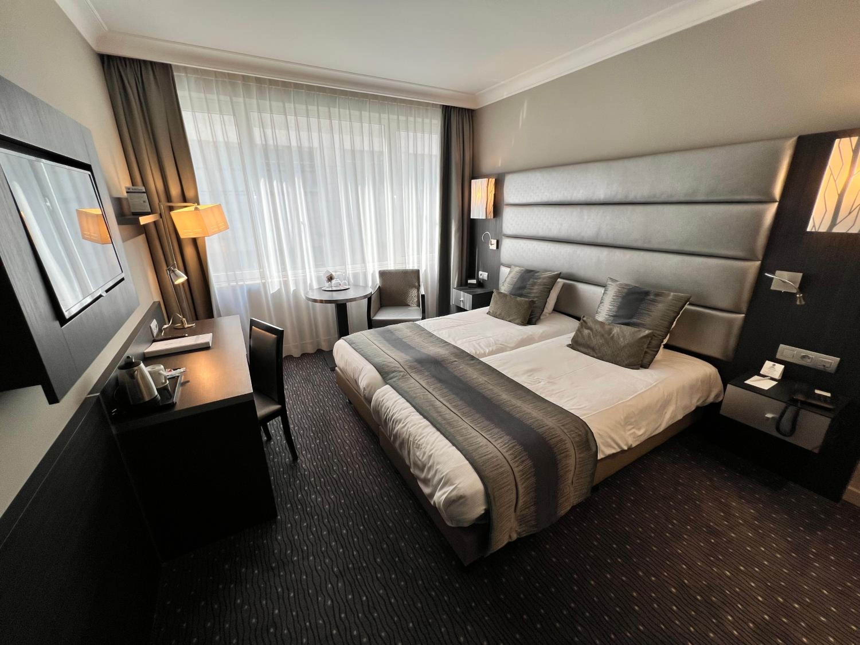 Standard Twin Room - Photo 6