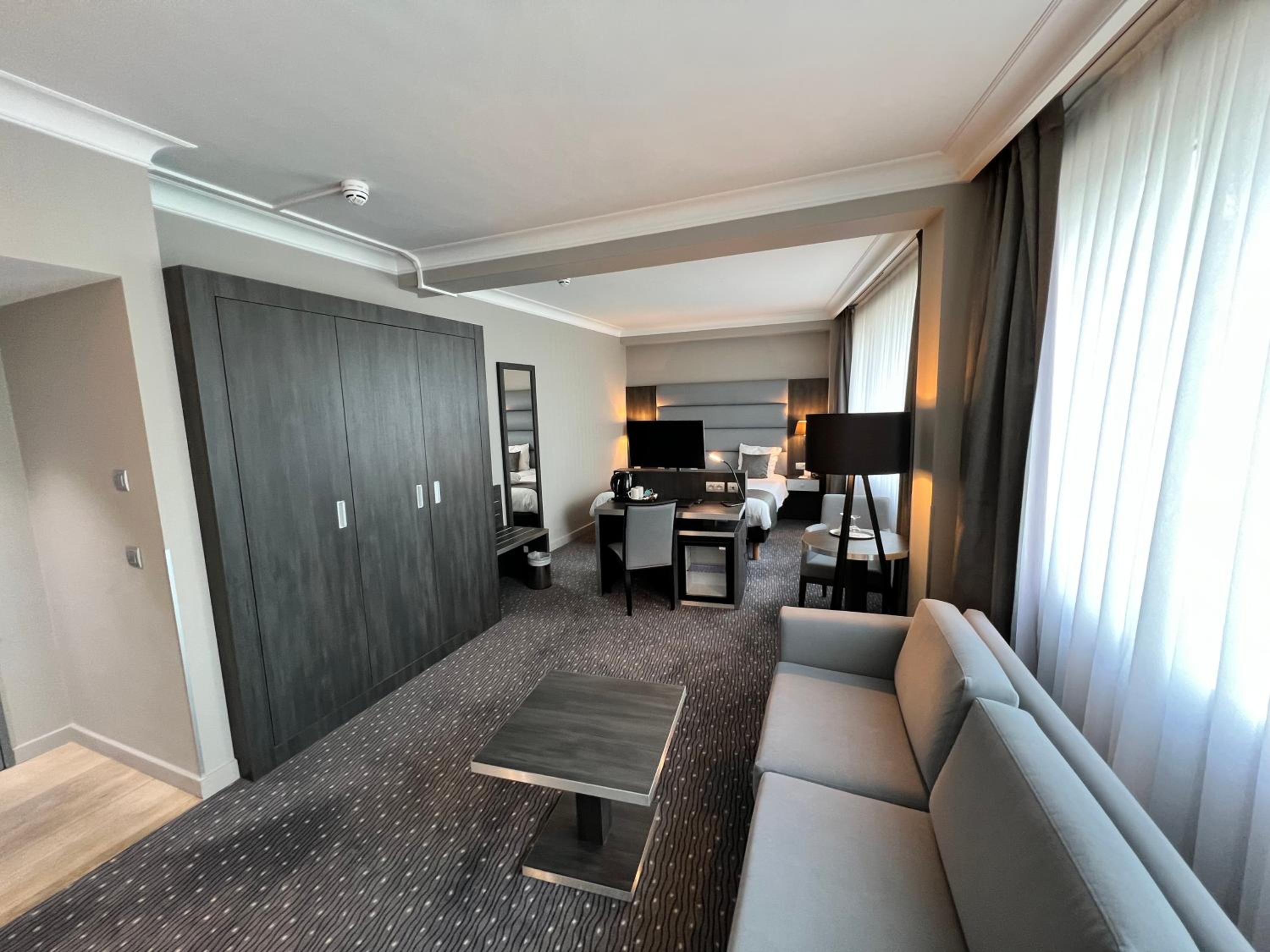 Executive Queen Room - Photo 24