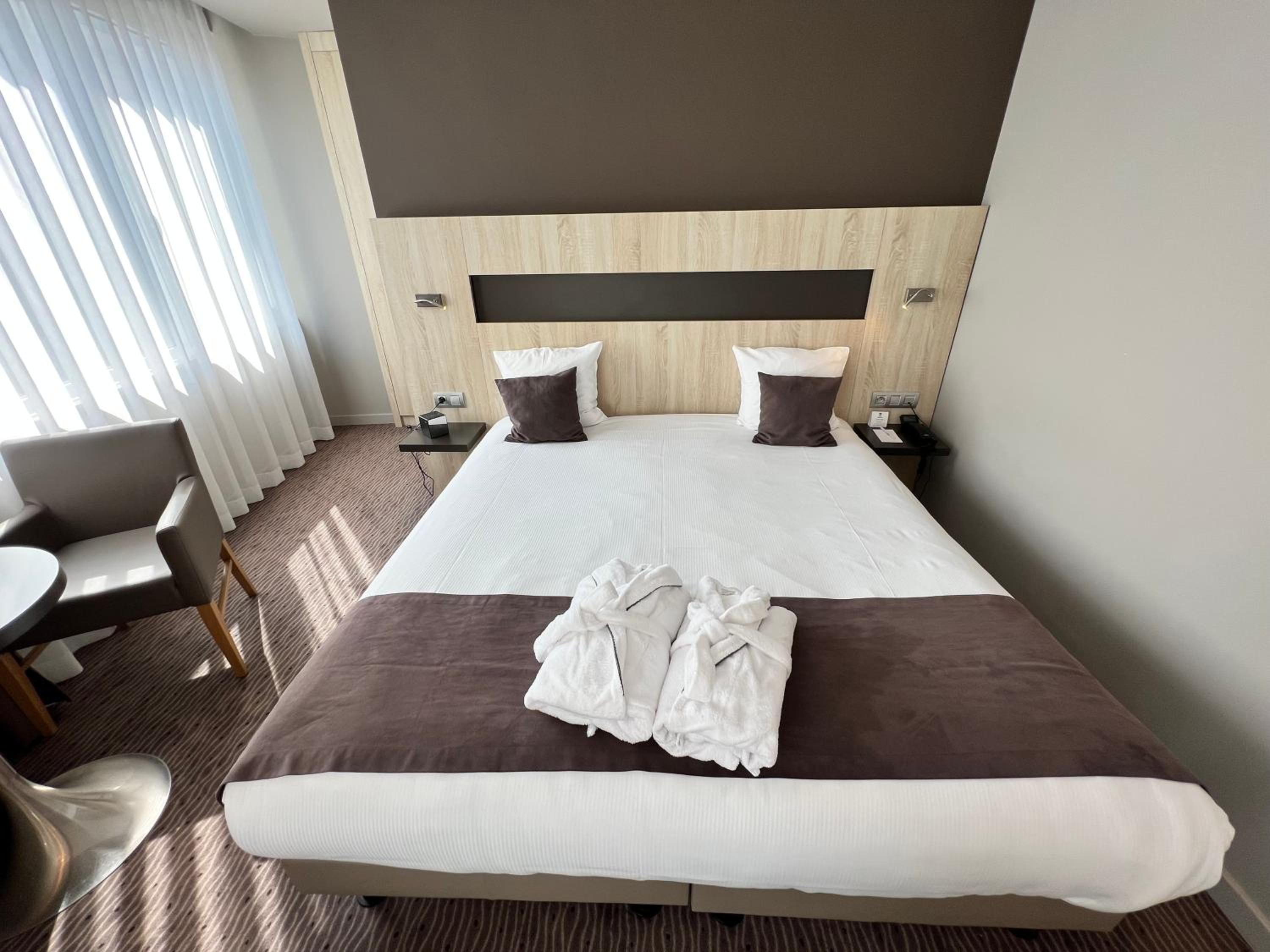 Executive Queen Room - Photo 17