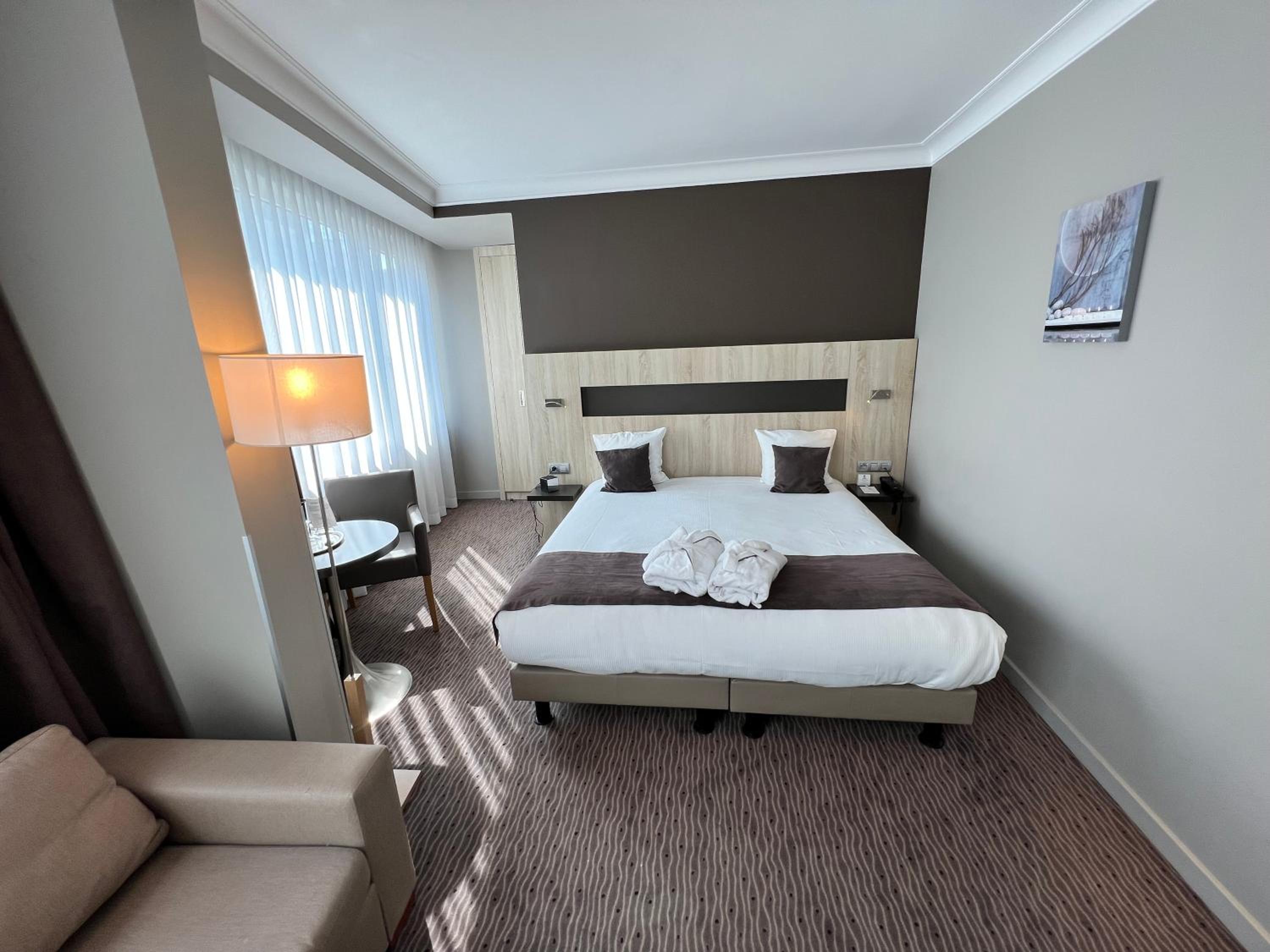 Executive Queen Room - Photo 18