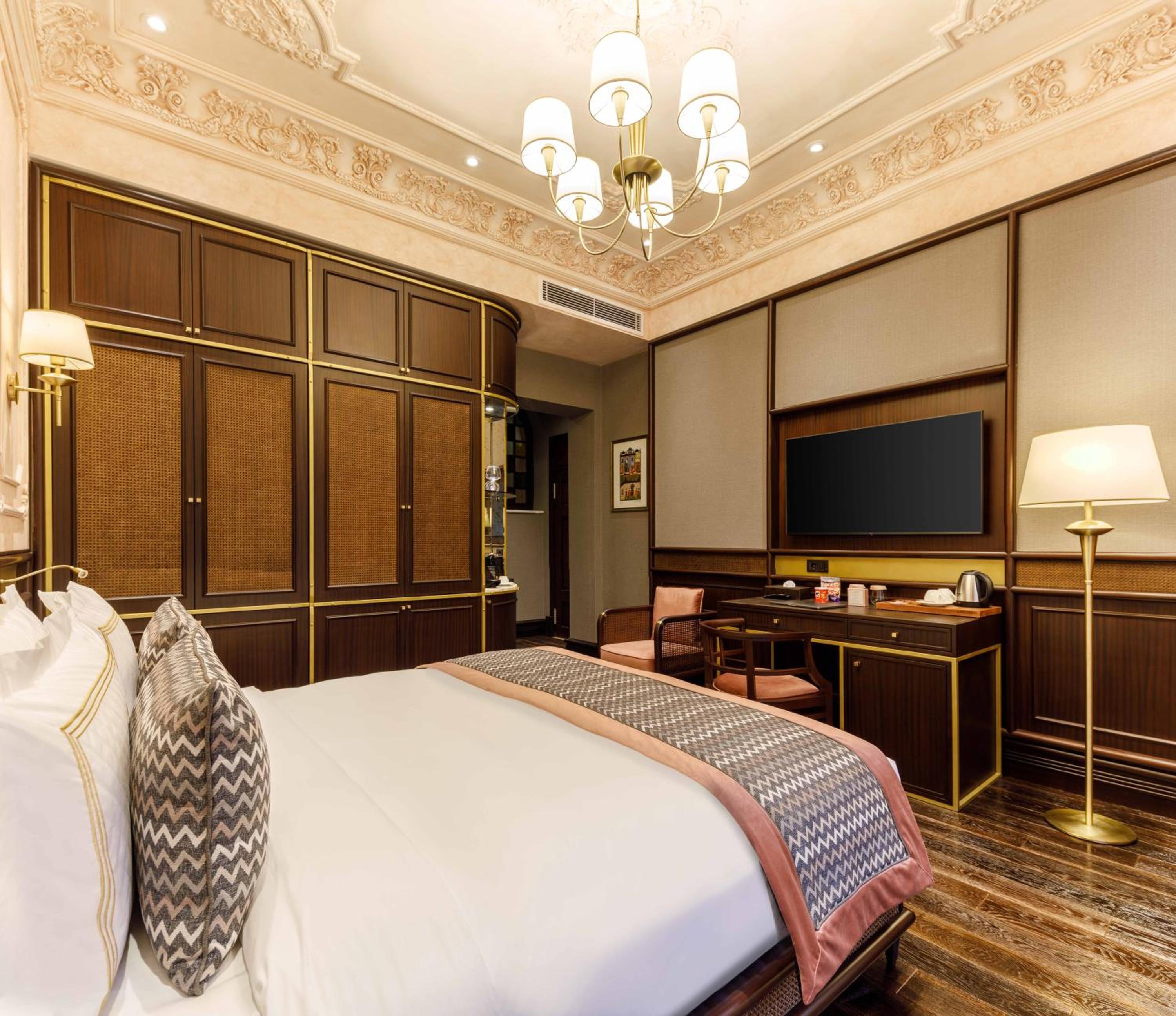 Premium Double Room thumbnail 5