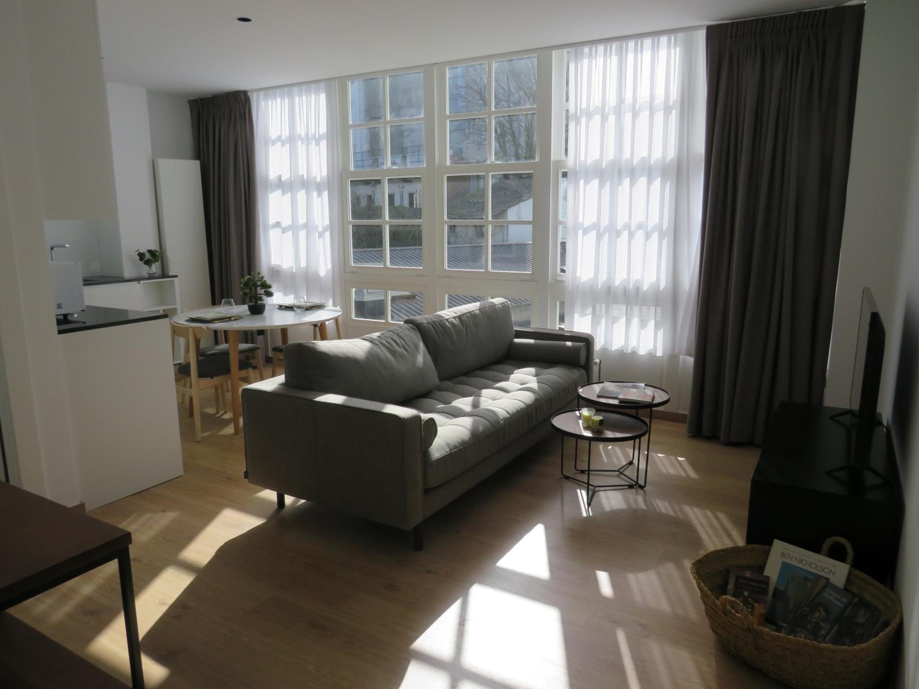 One-Bedroom Apartment - Photo 1