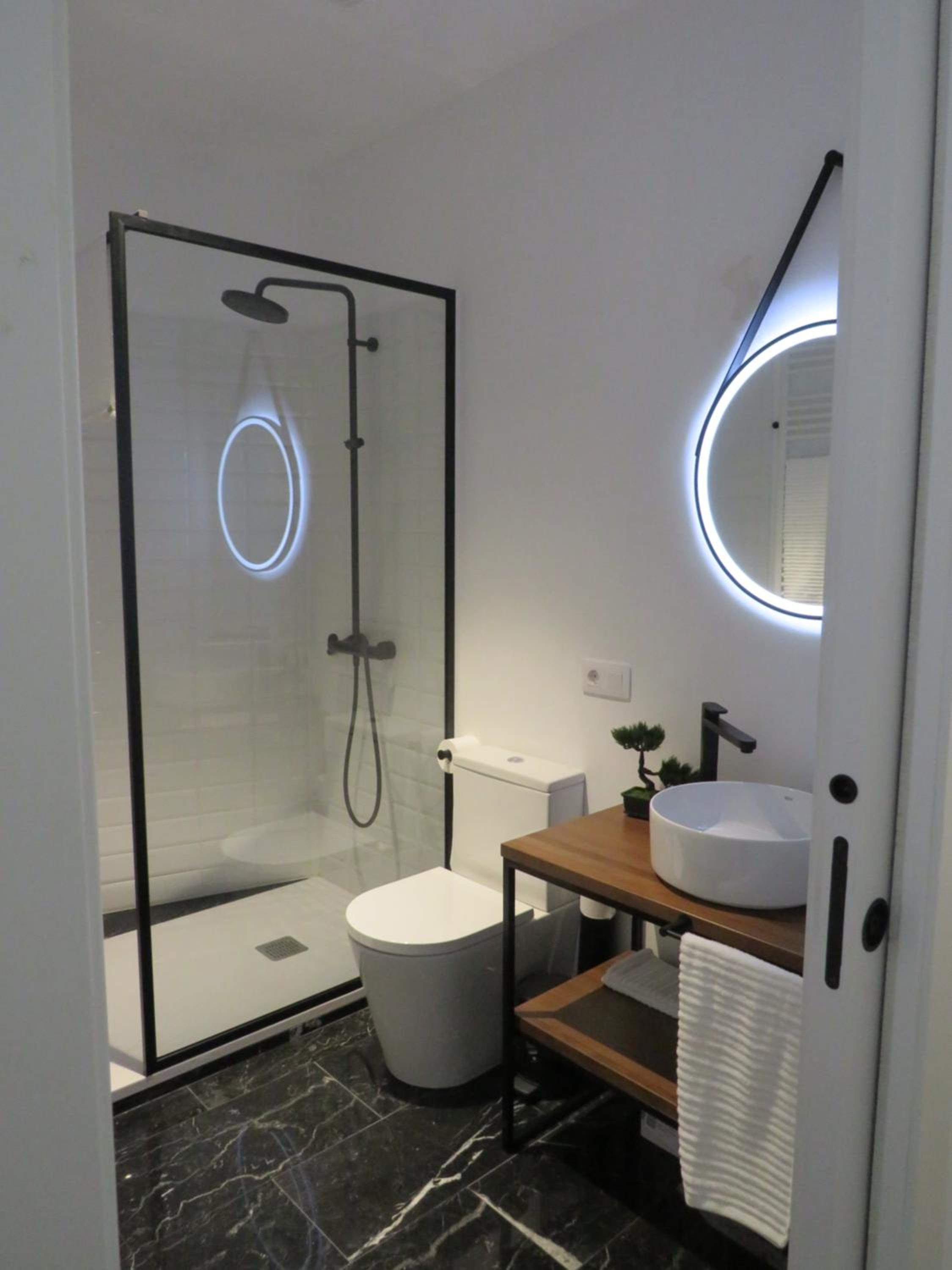 Two-Bedroom Apartment - Photo 2