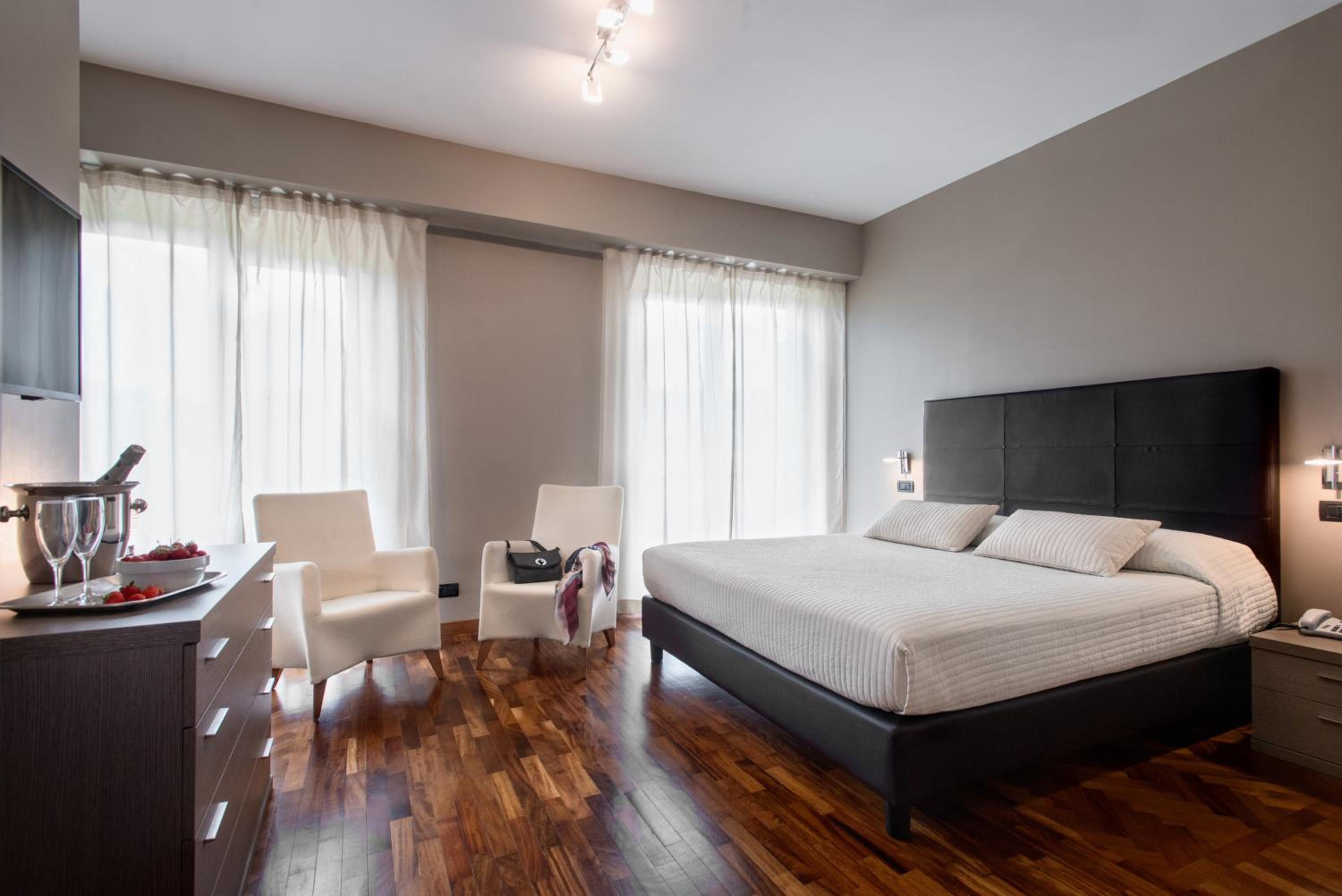 Deluxe Double Room with Balcony and Spa Access - Photo 1