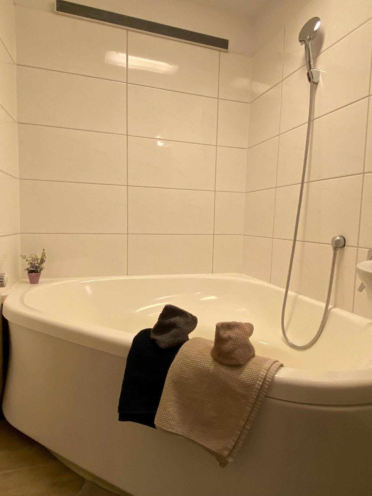 One-Bedroom Apartment - Photo 18