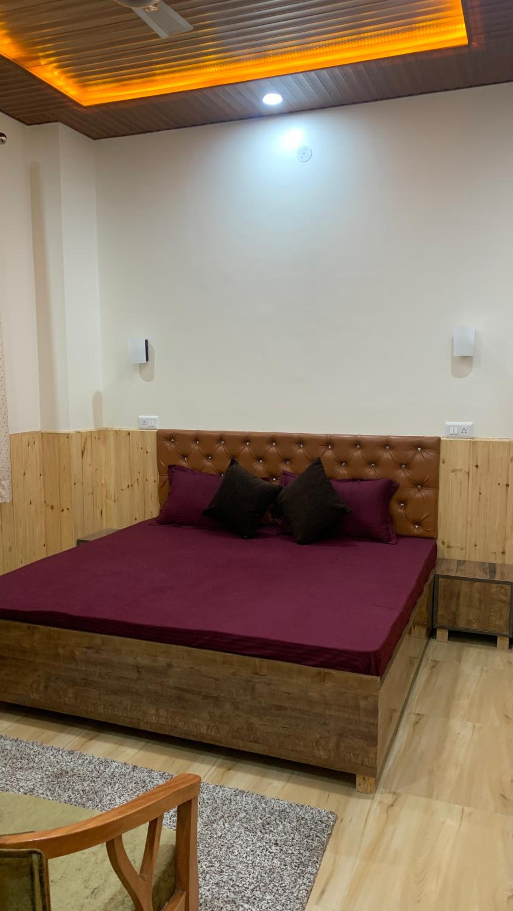 Budget Double Room photo 3