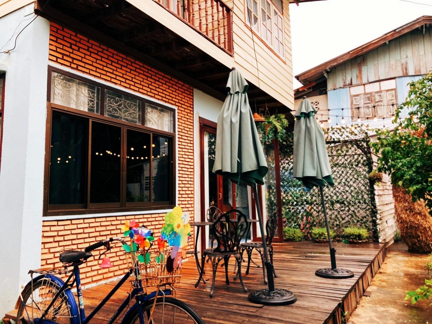 Four-Bedroom House - Photo 4