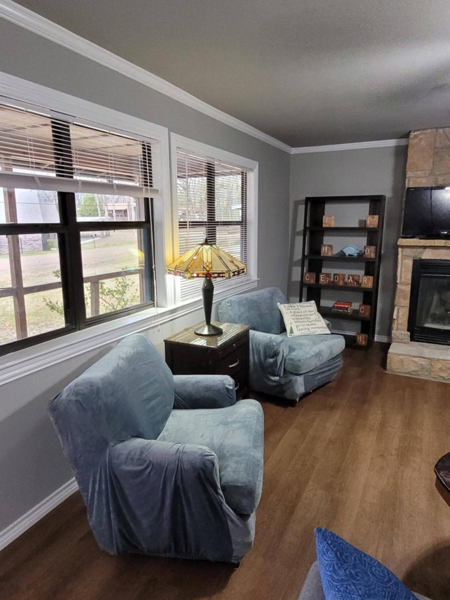 Three-Bedroom House photo 2