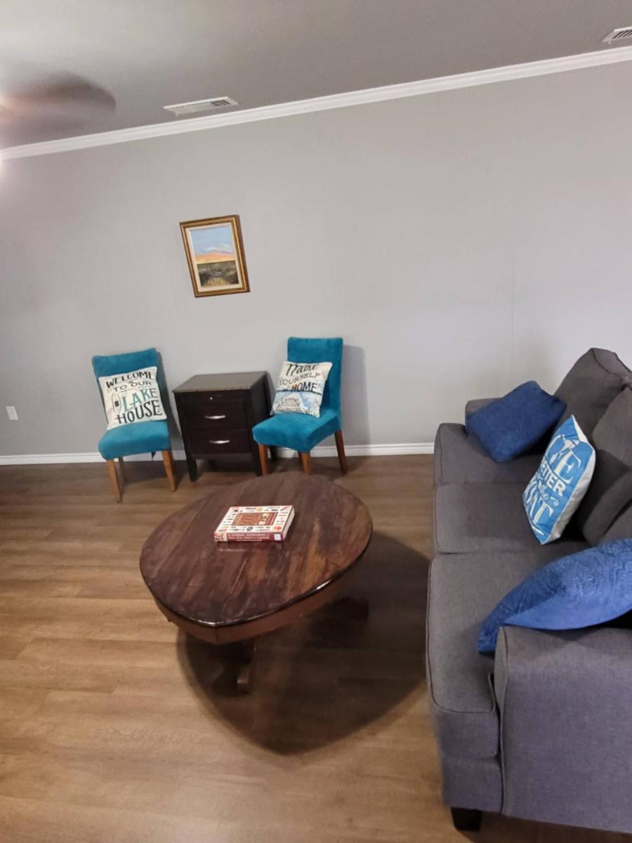 Three-Bedroom House photo 3