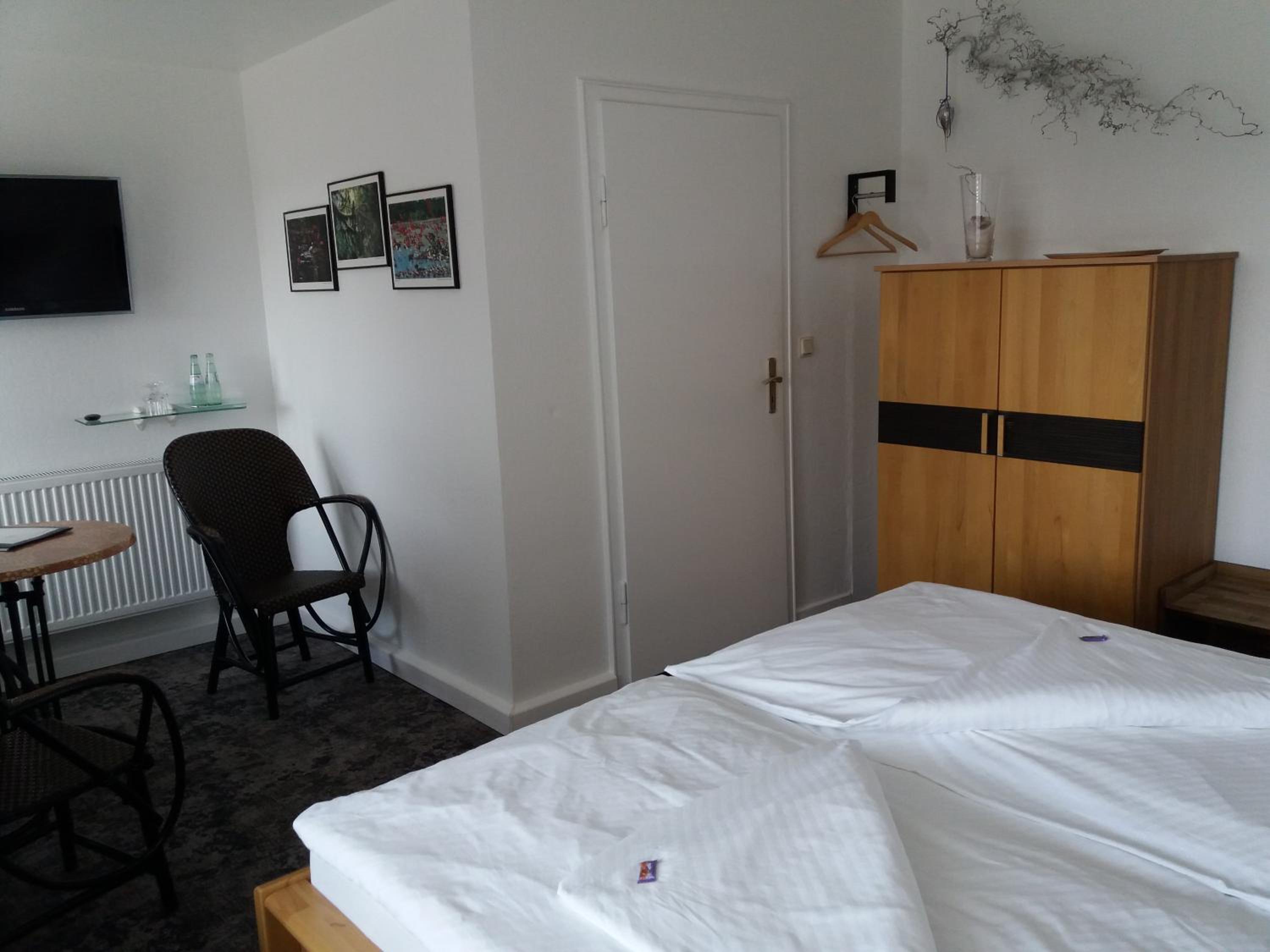 Double Room with Balcony - Photo 19