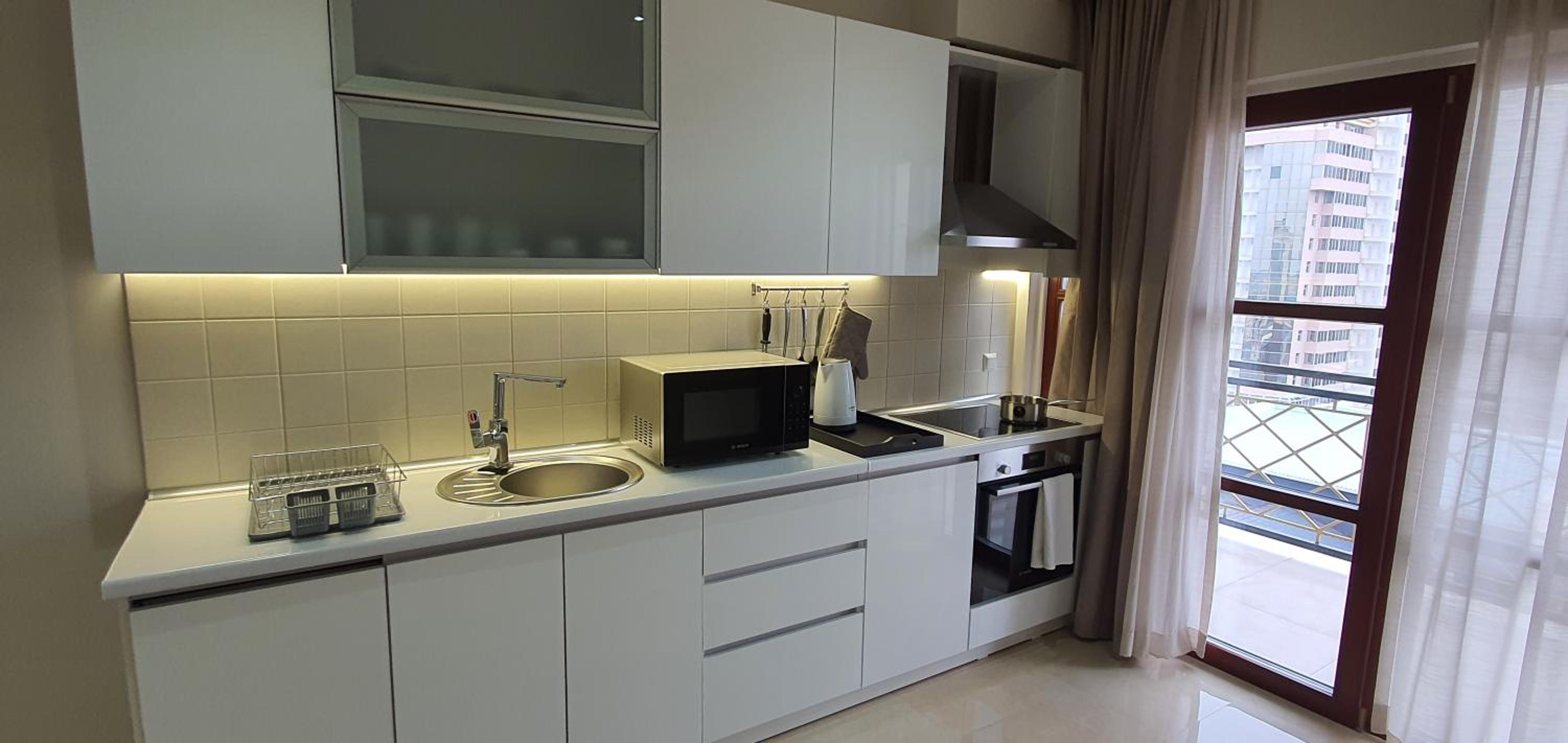 Executive Suite - Photo 5