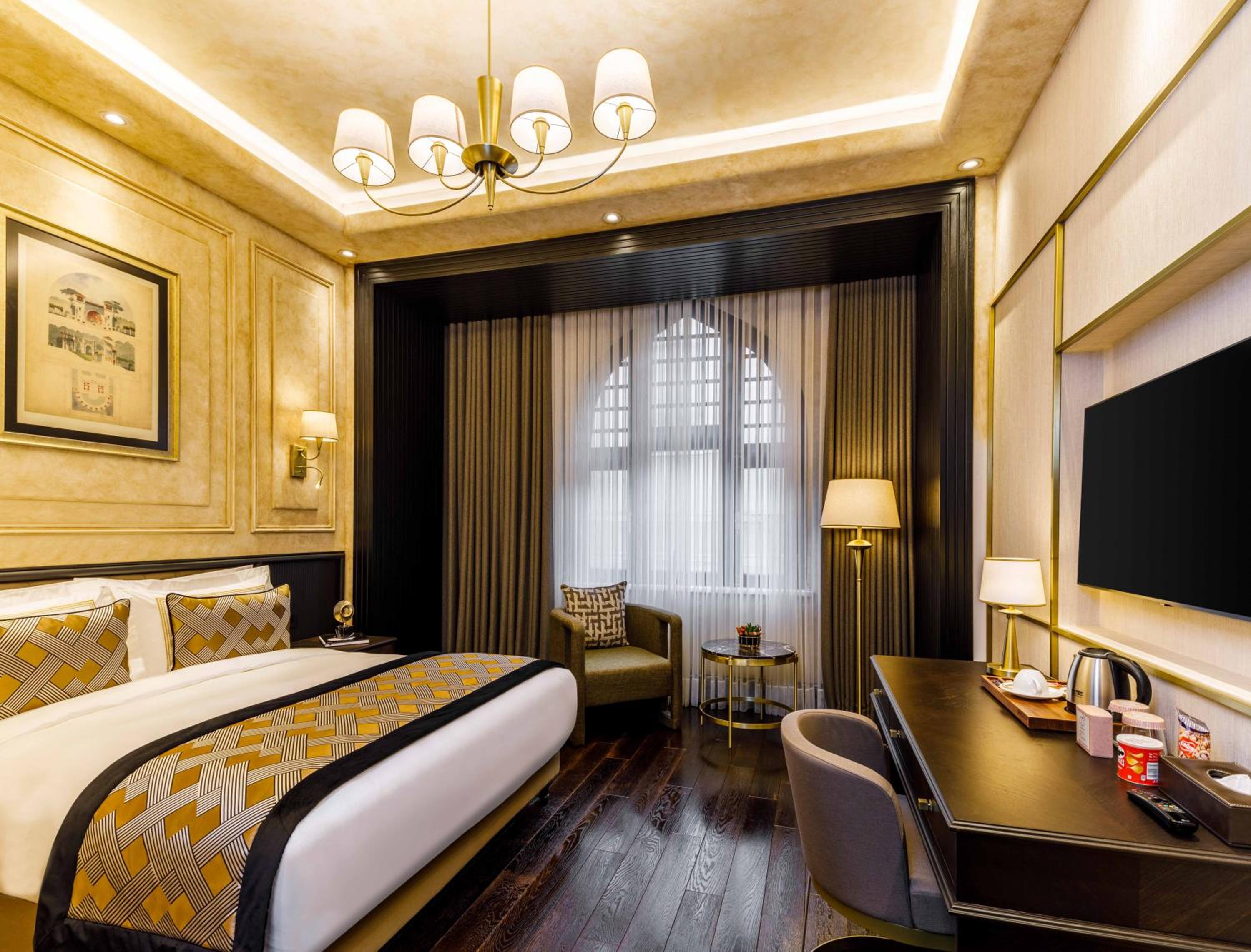 Deluxe Double Room (2 Adults + 1 Child)