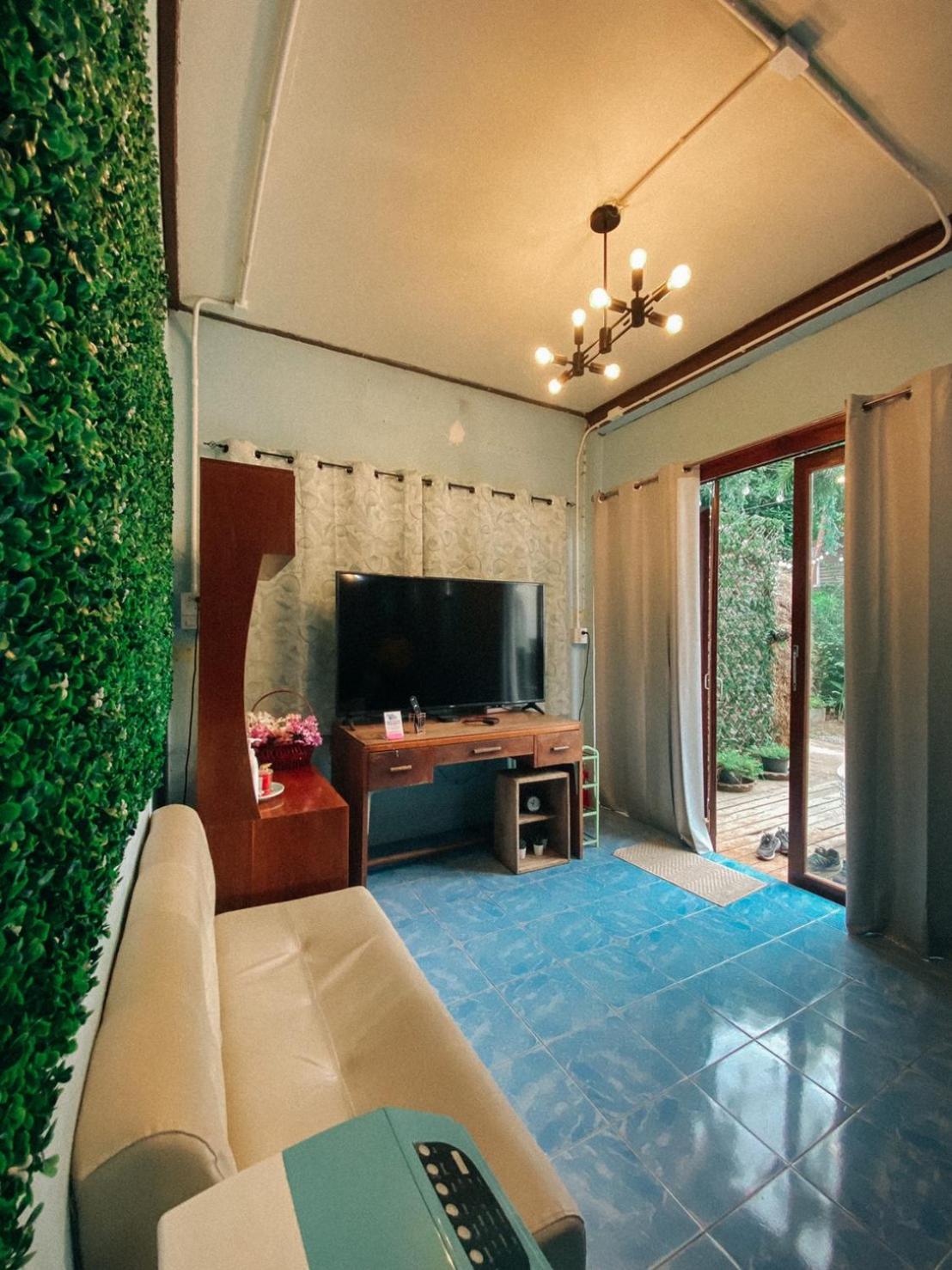 Four-Bedroom House - Photo 7