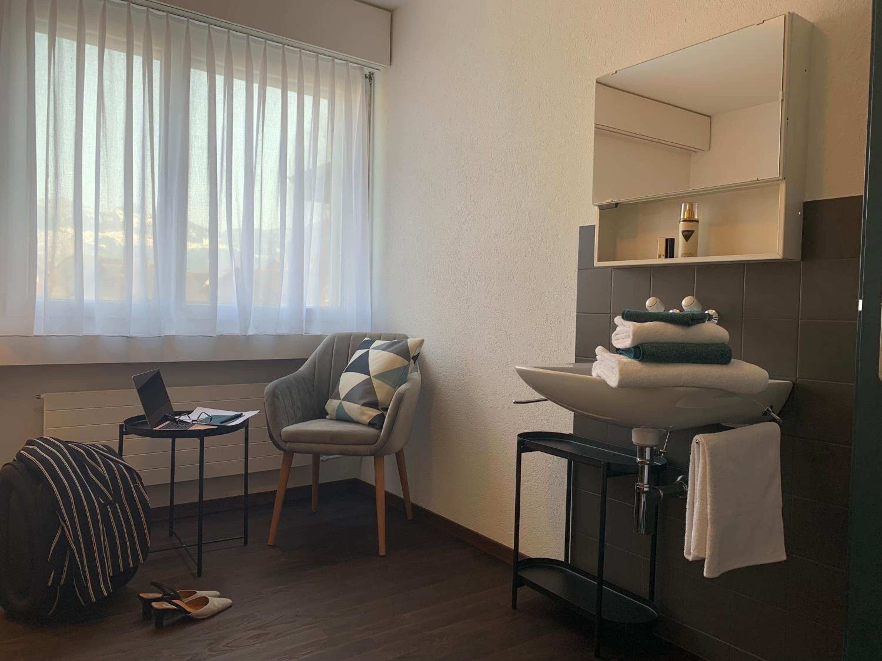Standard Single Room with Shared Bathroom photo 2