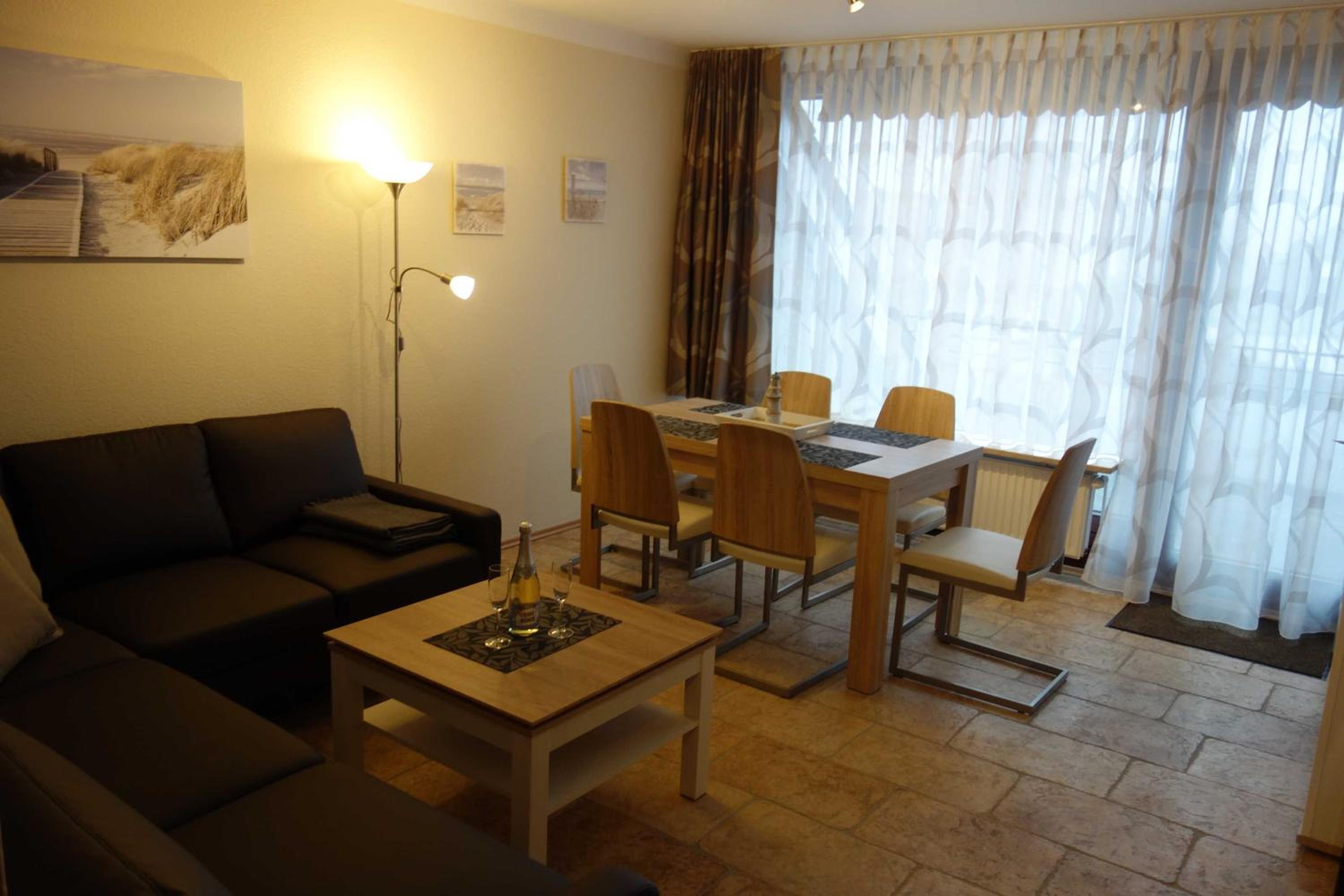 Apartment with Balcony photo 1