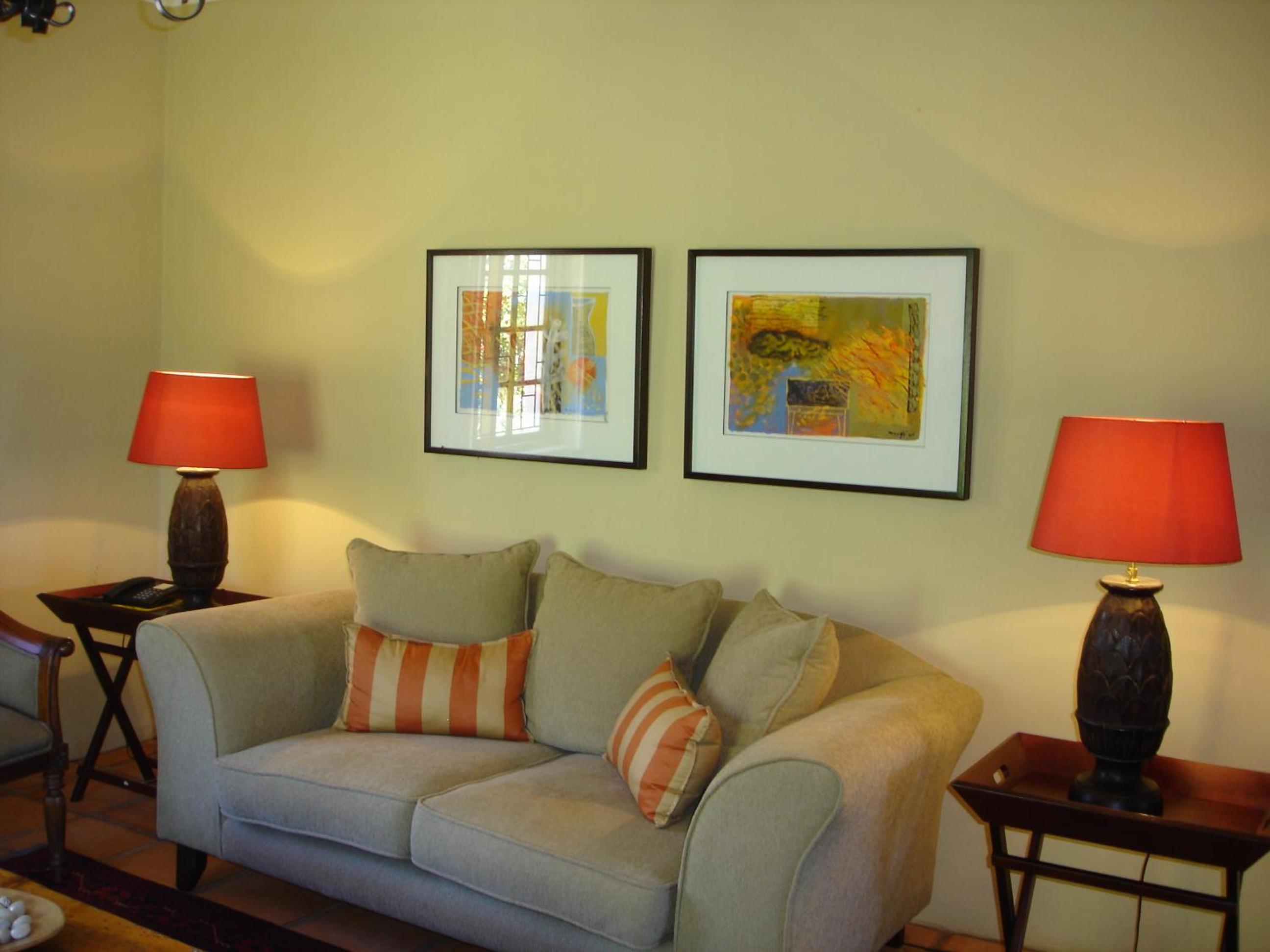 Two-Bedroom Cottage - Photo 2