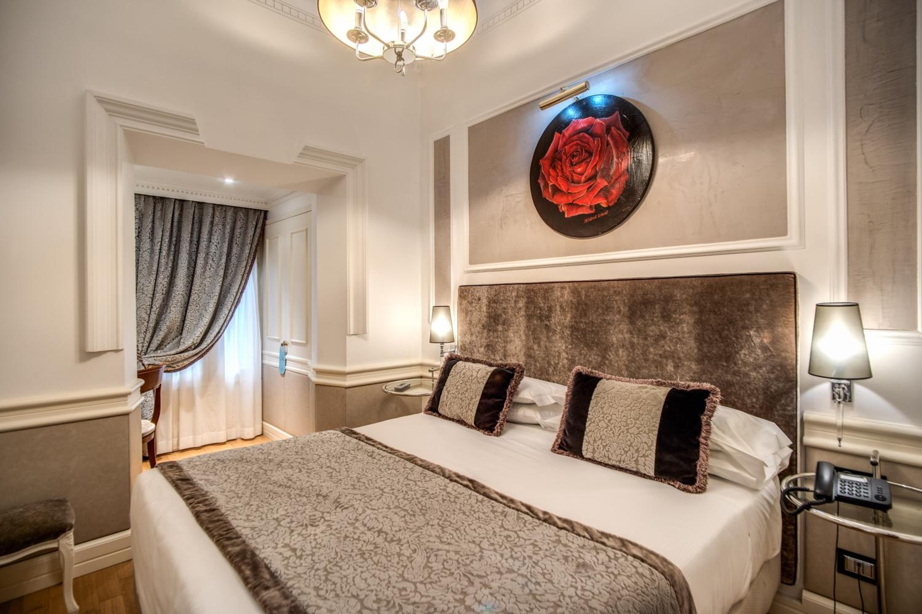 Small Double or Twin Room photo 3