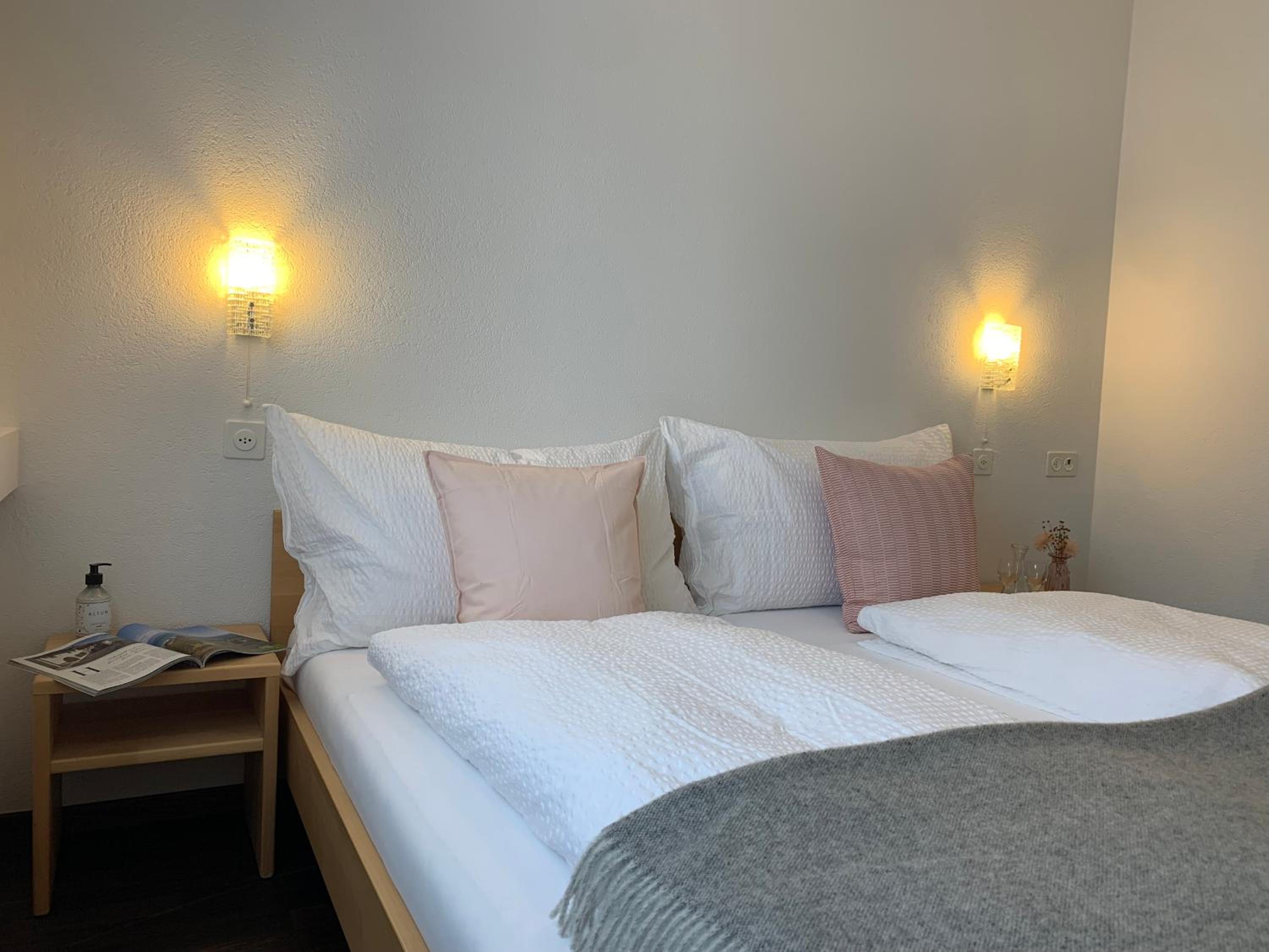 Standard Double Room - Photo 7