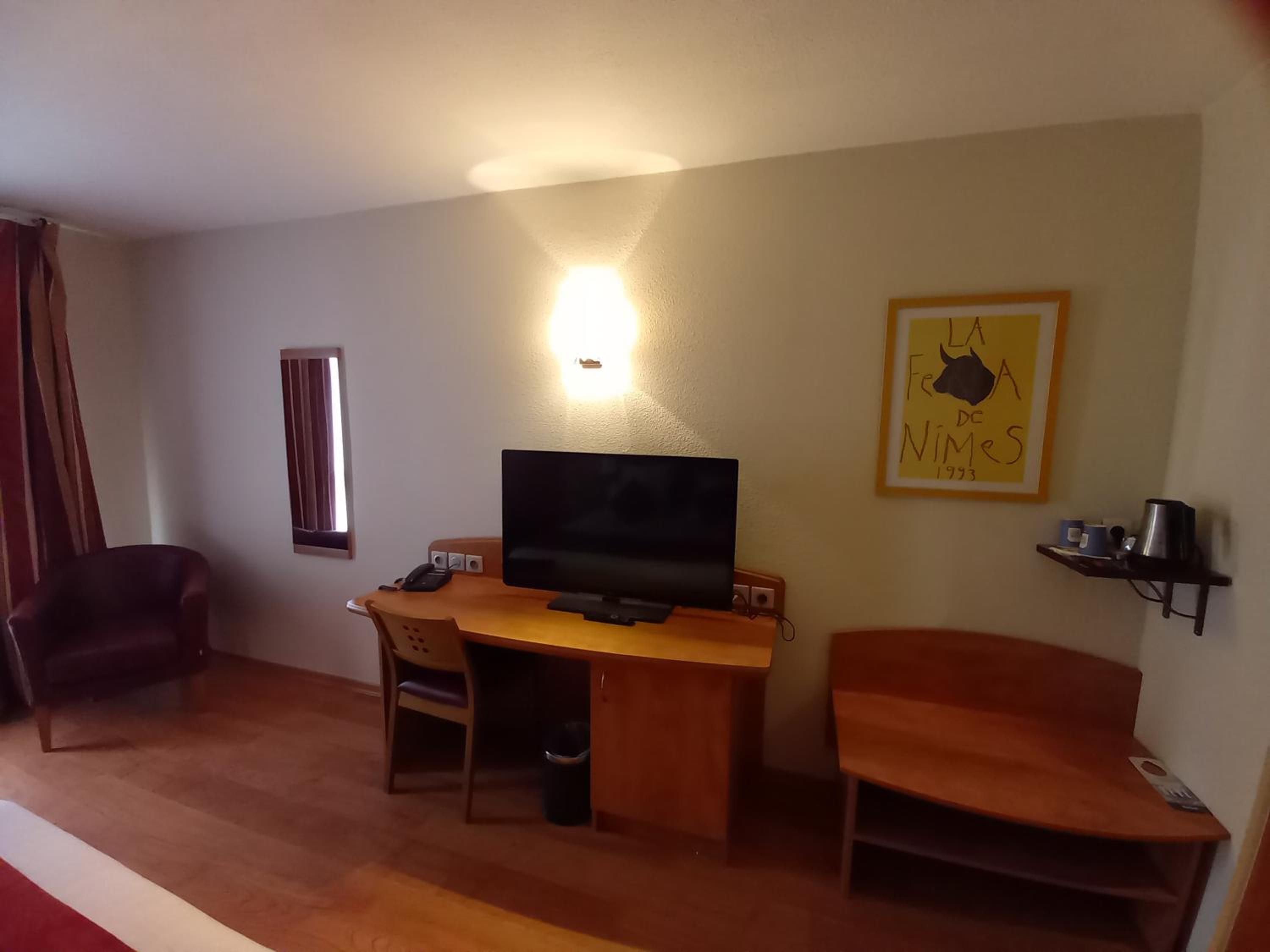 1 Double Bed 2 Single Beds - Superior Room - Photo 2