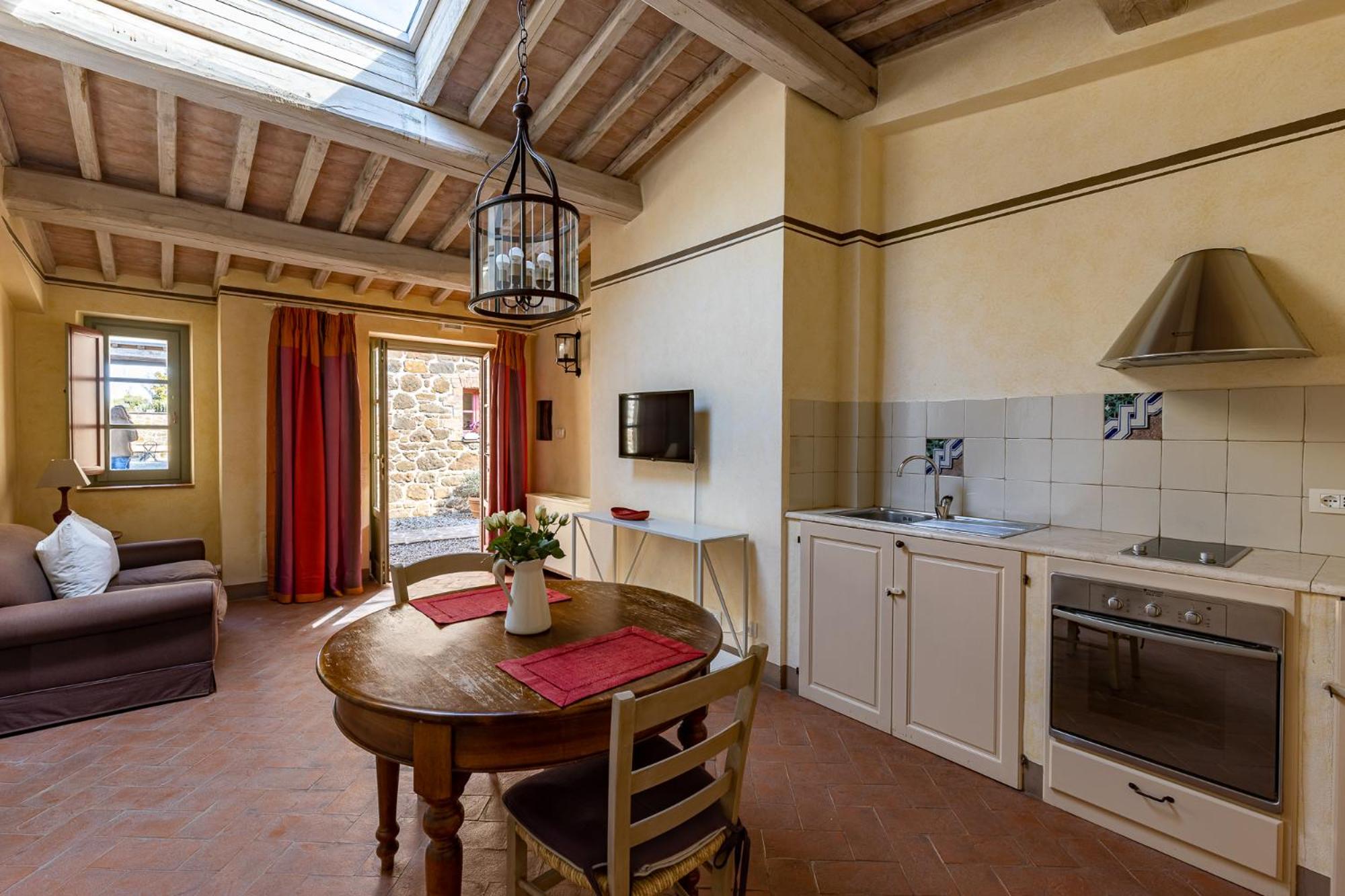 Apartment with Balcony - Photo 3