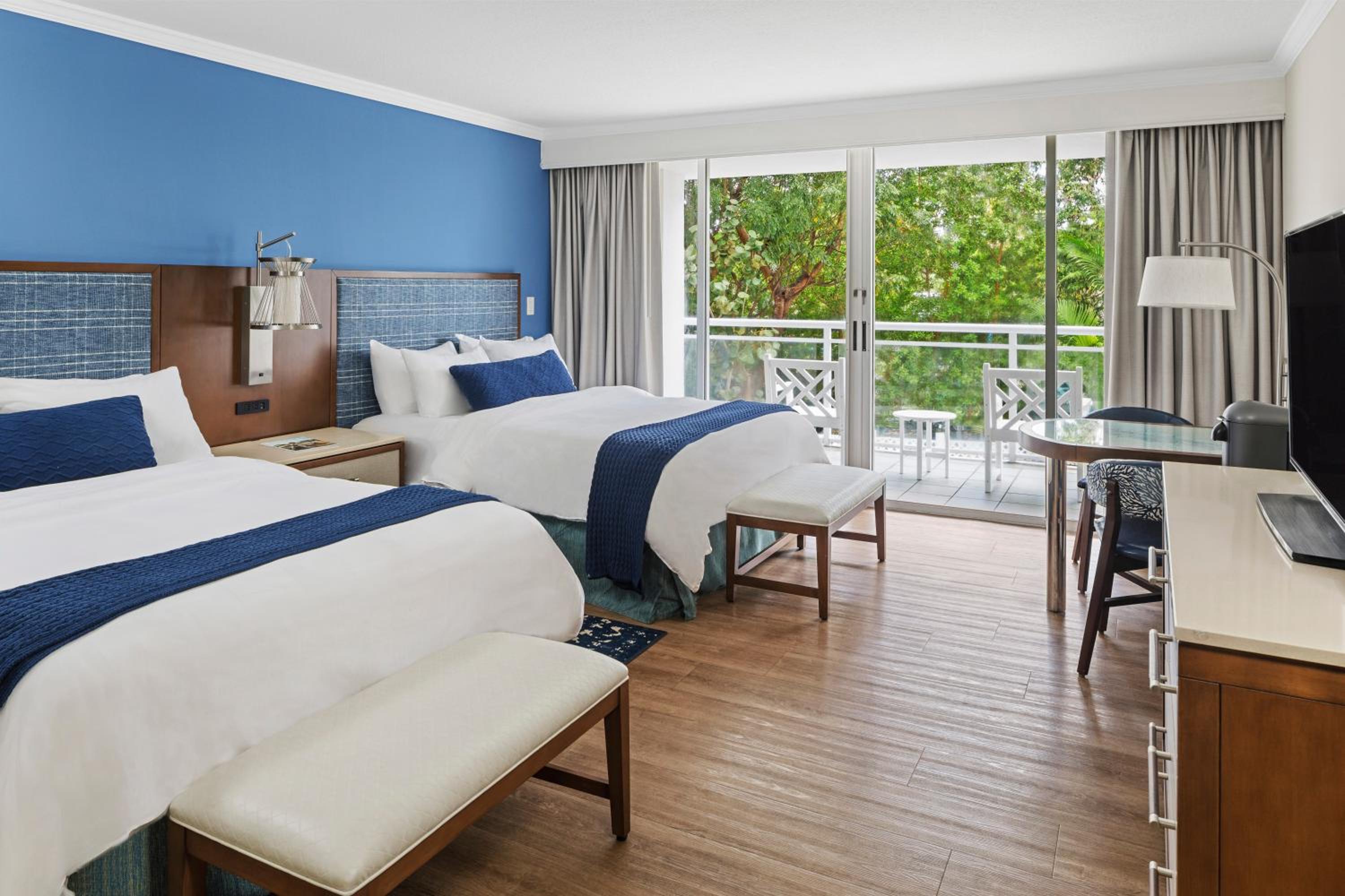 Standard Queen Room with Two Queen Beds and Balcony (Non Smoking) (Accessible) photo 1