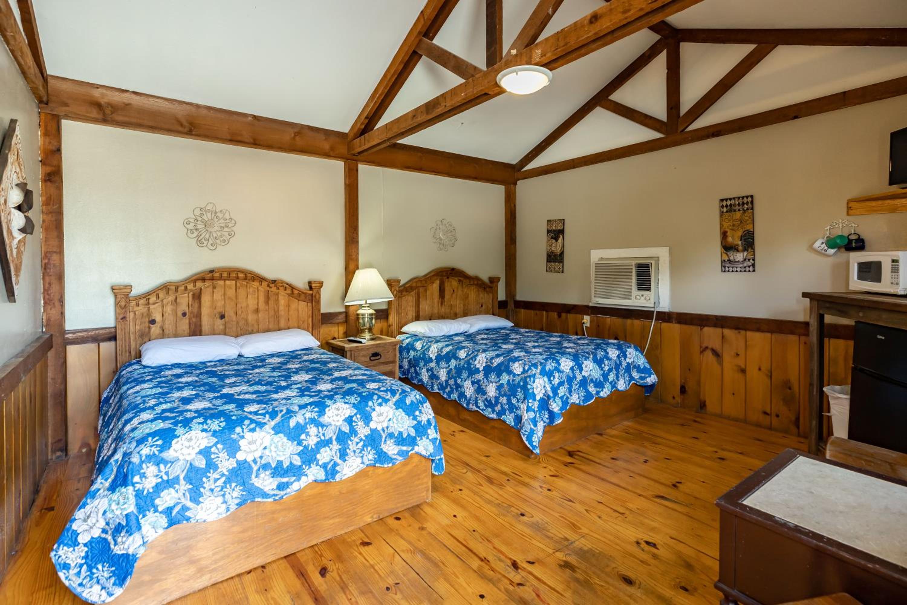 Quadruple Room - Photo 1