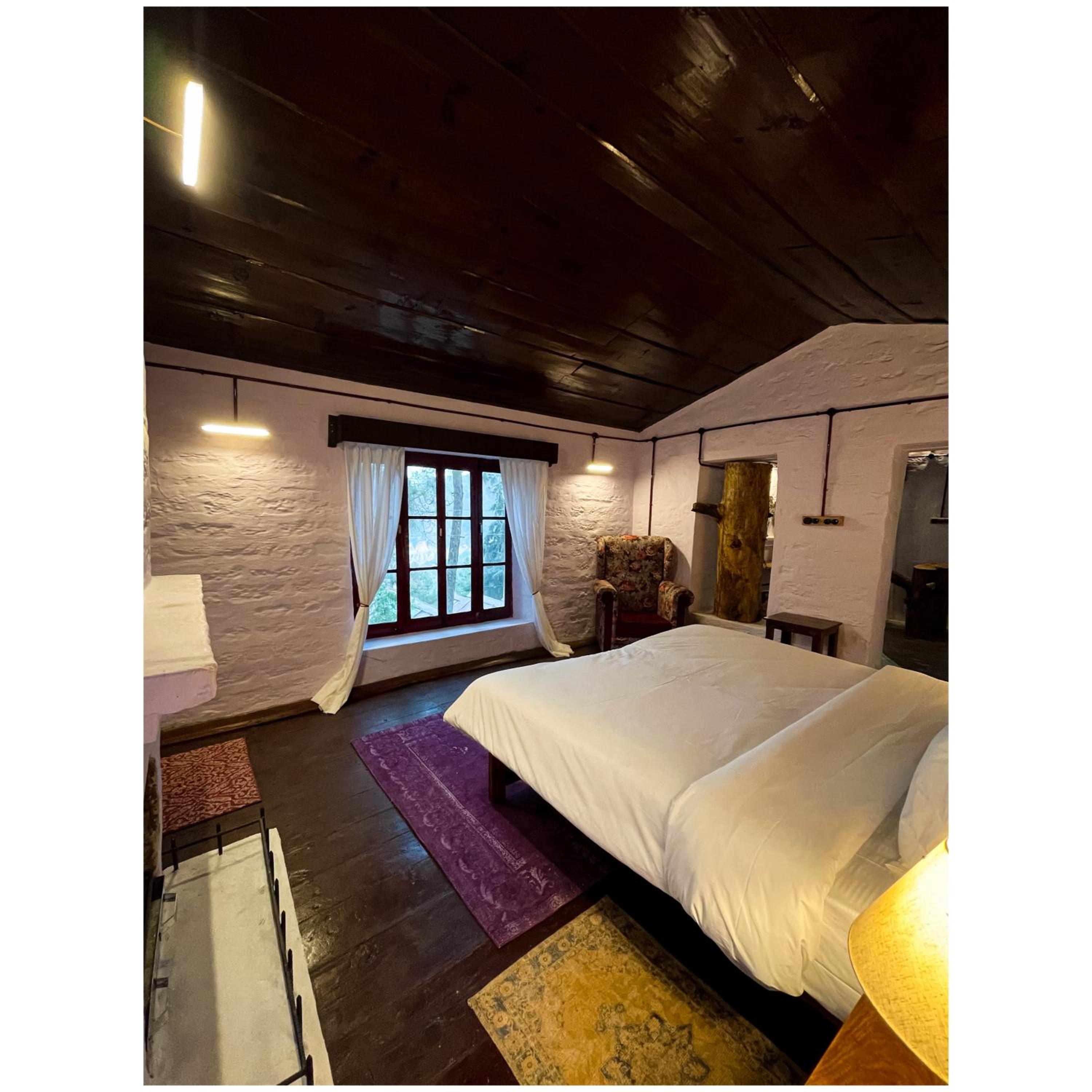King Room with Balcony photo 3
