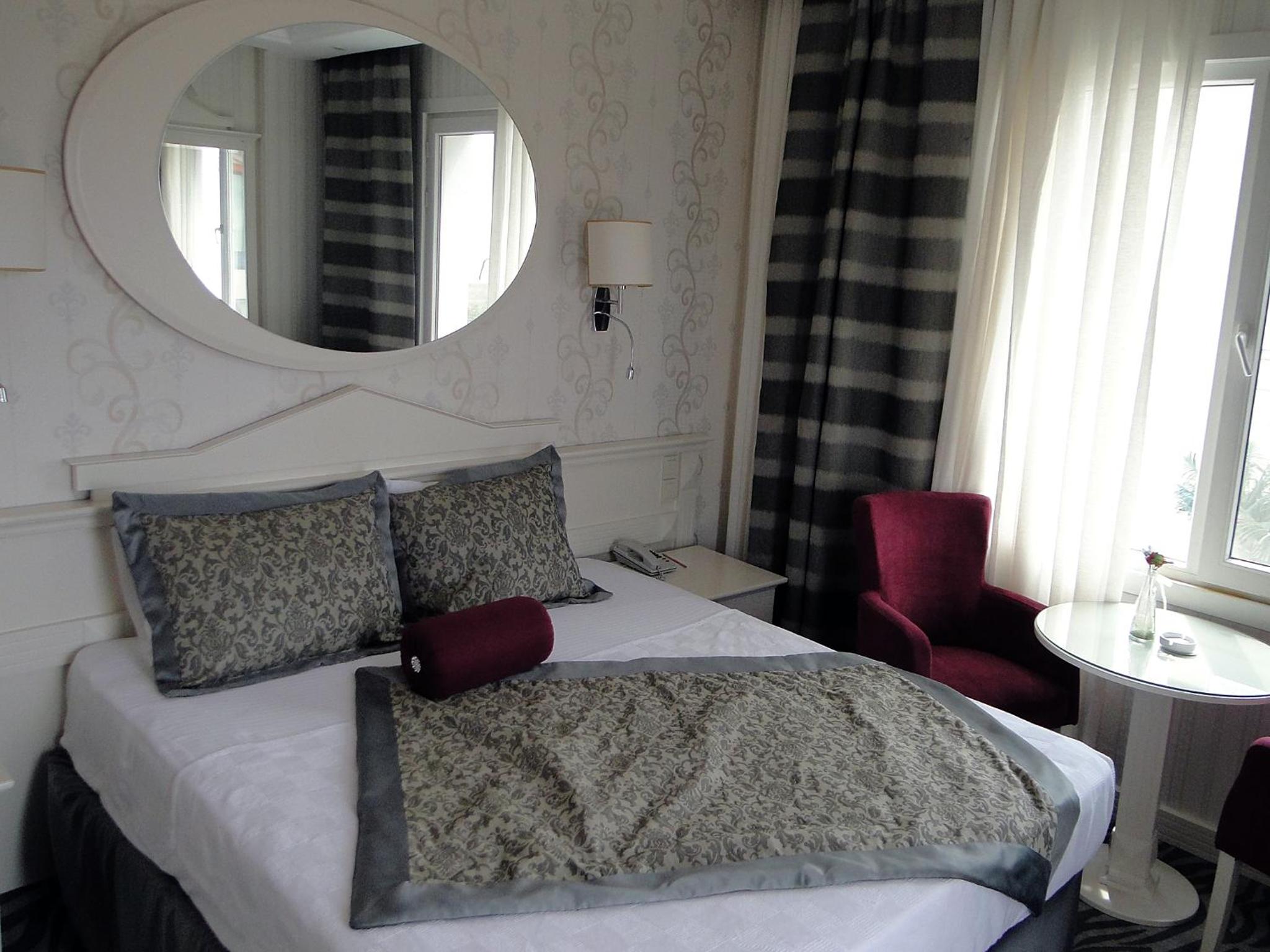 Standard Double or Twin Room photo 2
