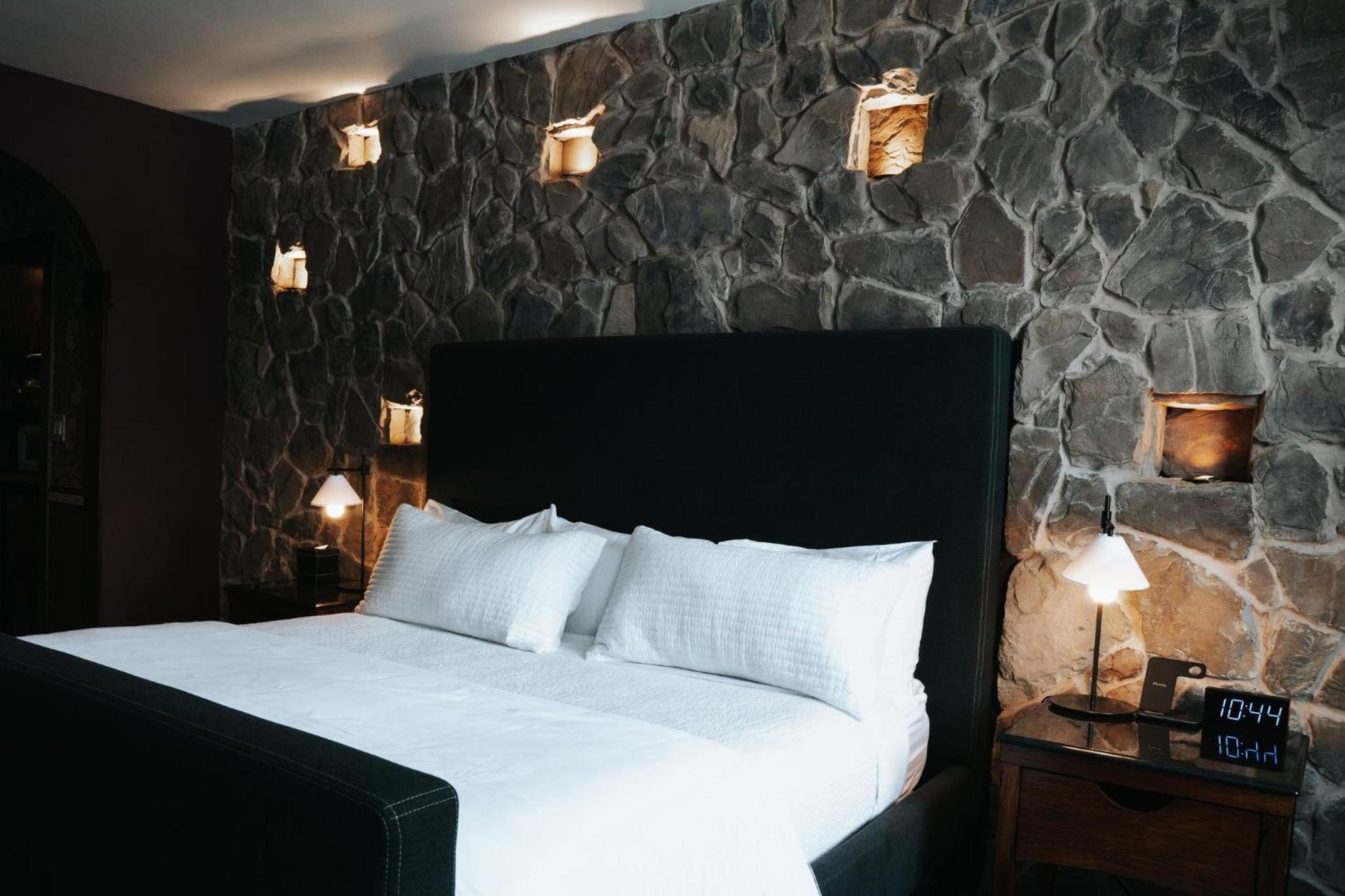 King Room with Wine Cellar 