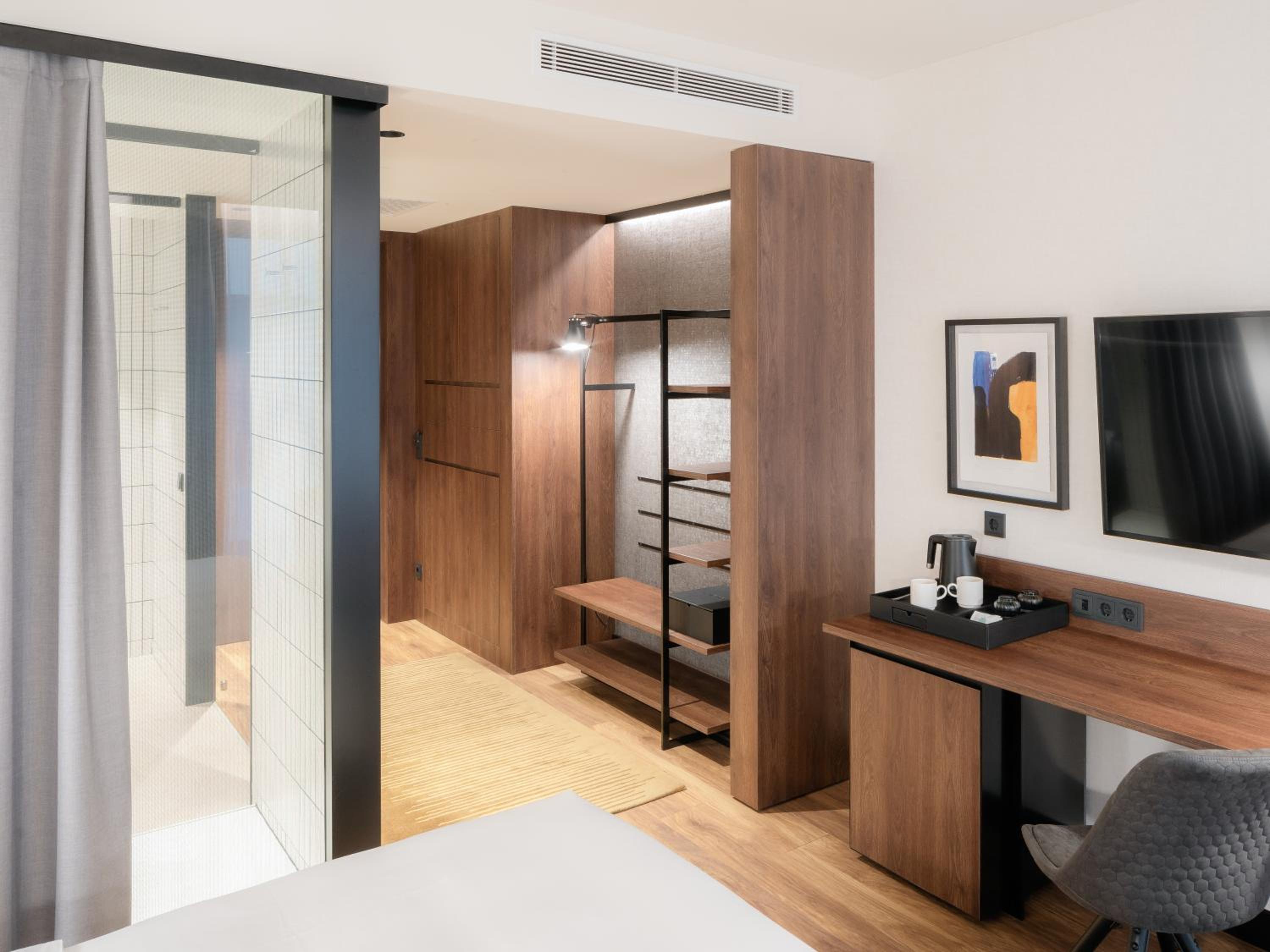 Standard Room - Interior Facing - Photo 7