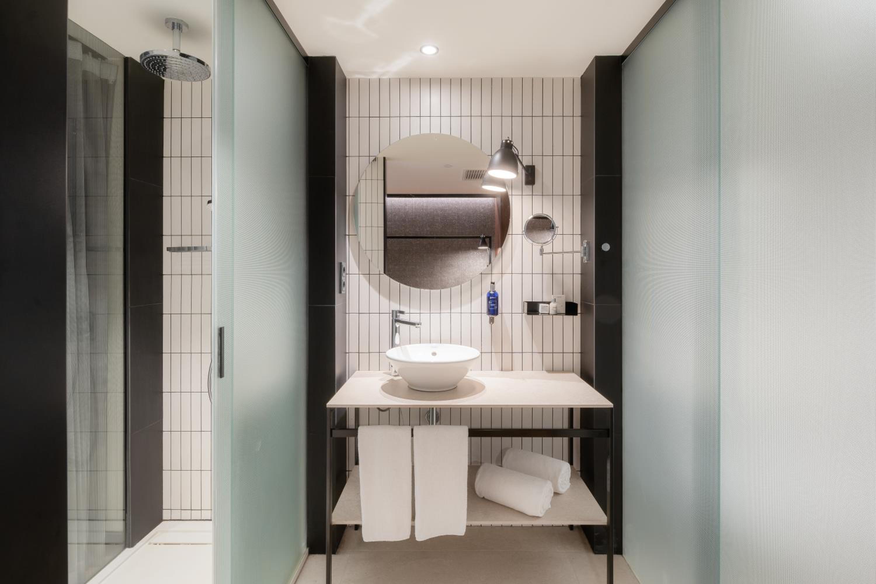 Standard Room - Interior Facing - Photo 6