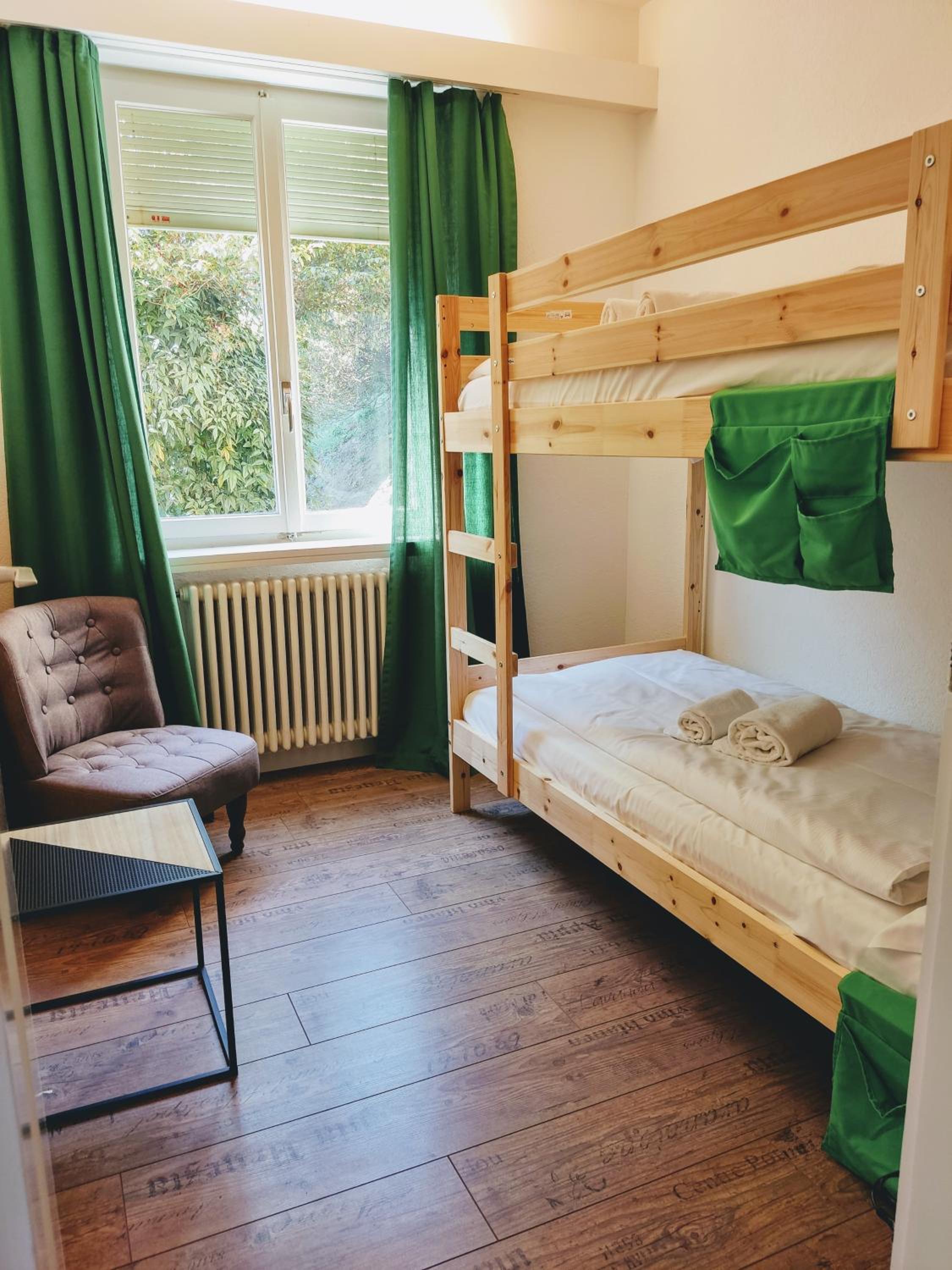 Quadruple Room with Lake View - Photo 4