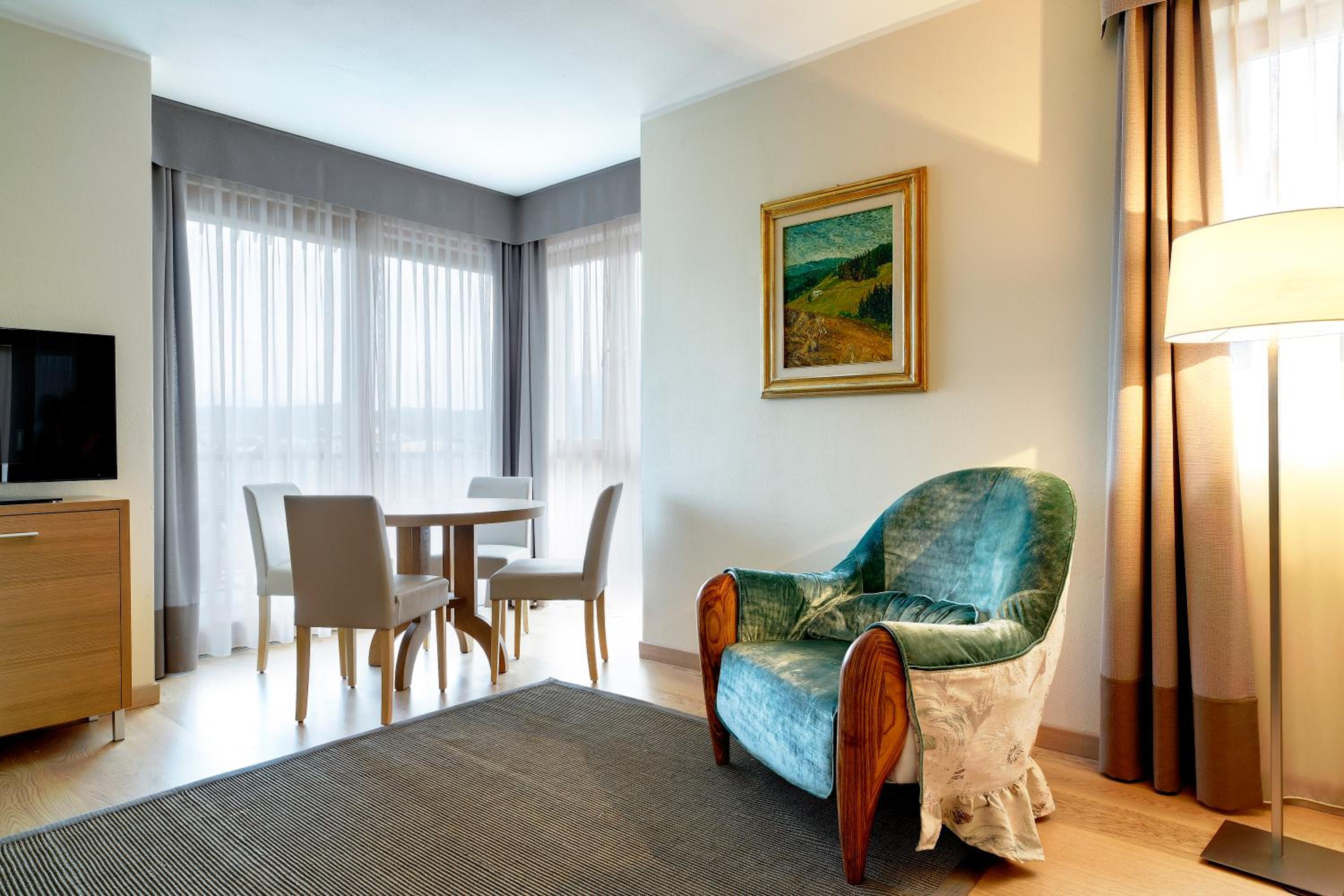 Superior King Suite - Photo 3