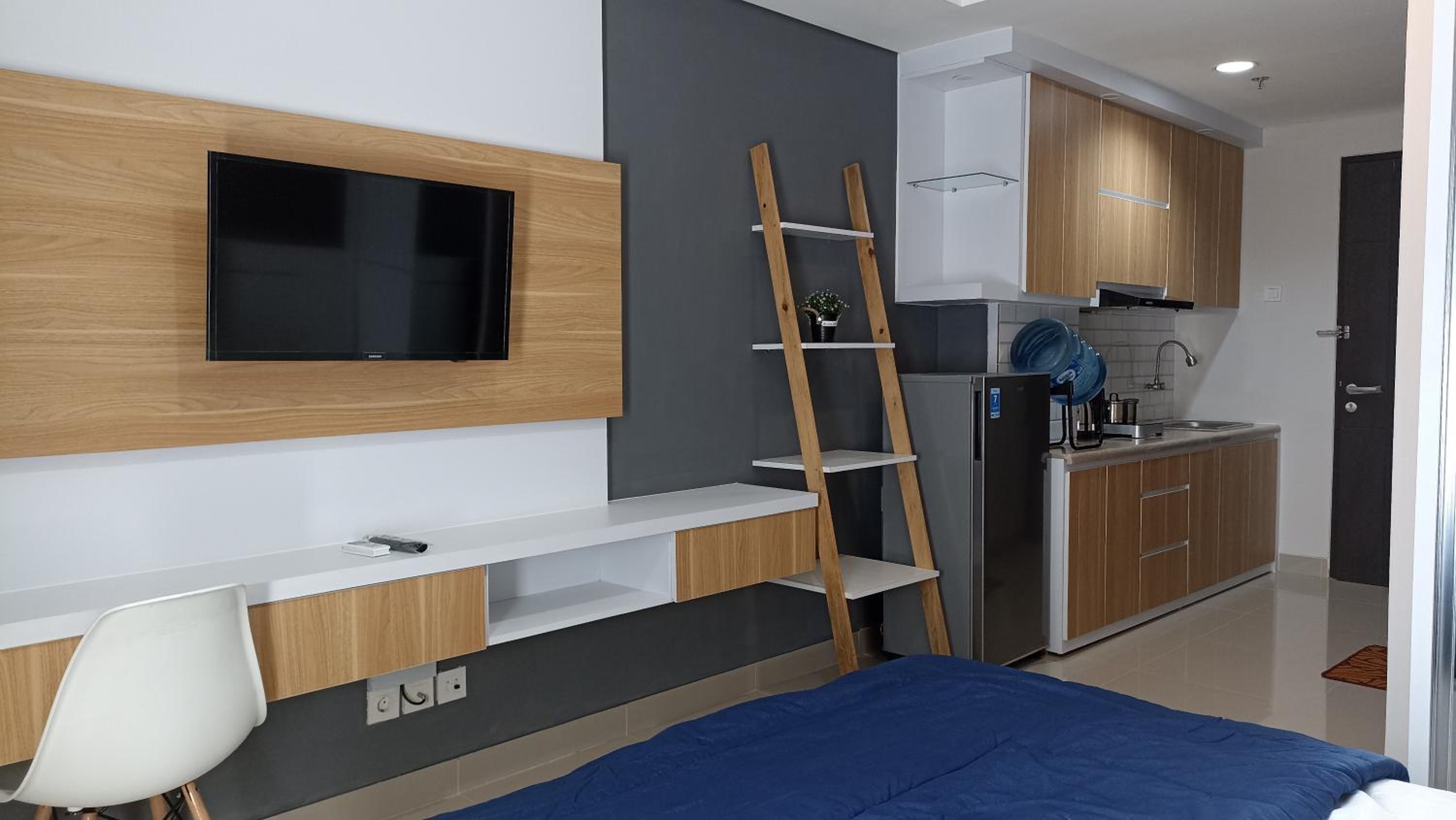 One-Bedroom Apartment - Photo 1