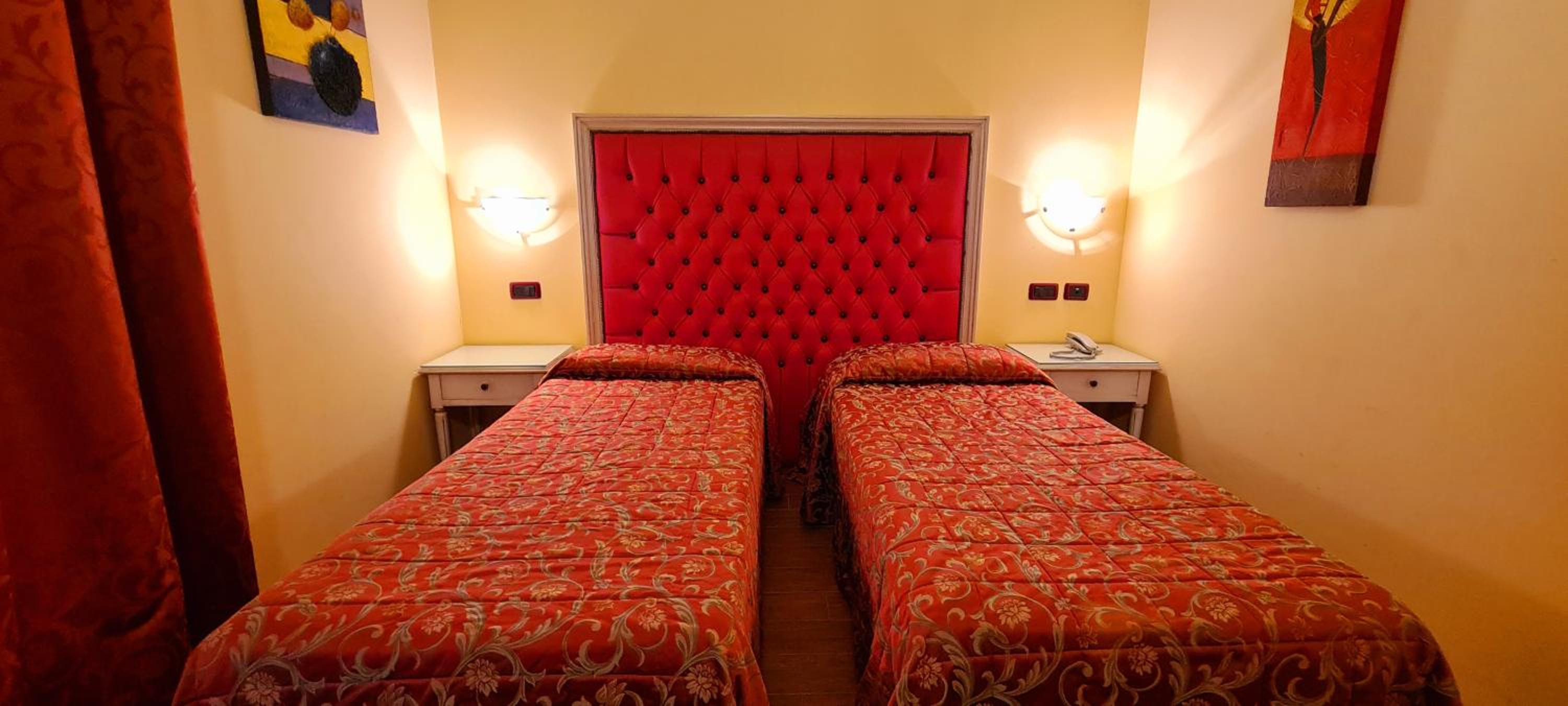 Economy Twin Room photo 1