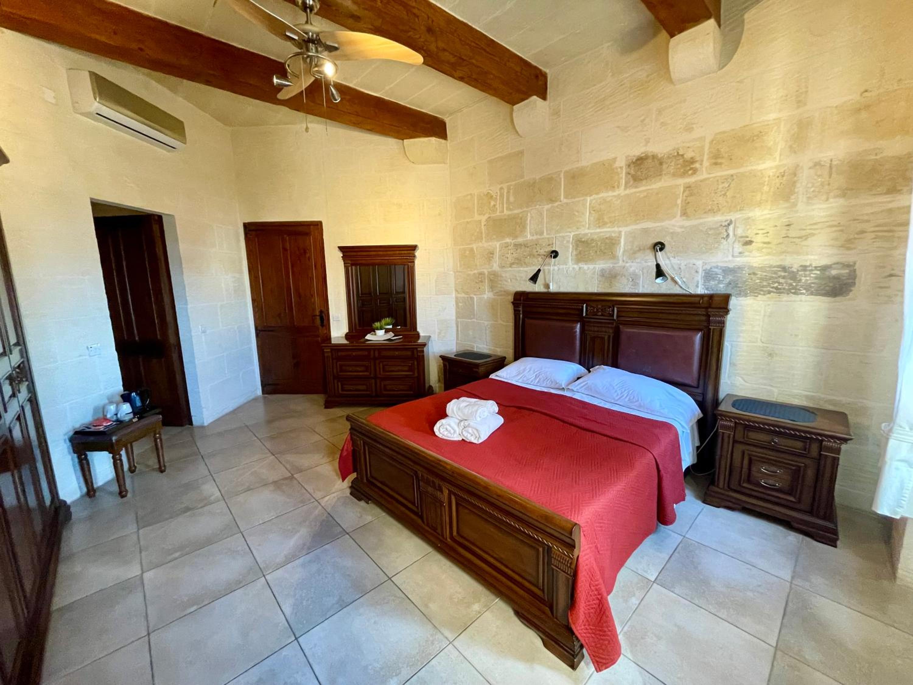 Standard Double Room photo 2