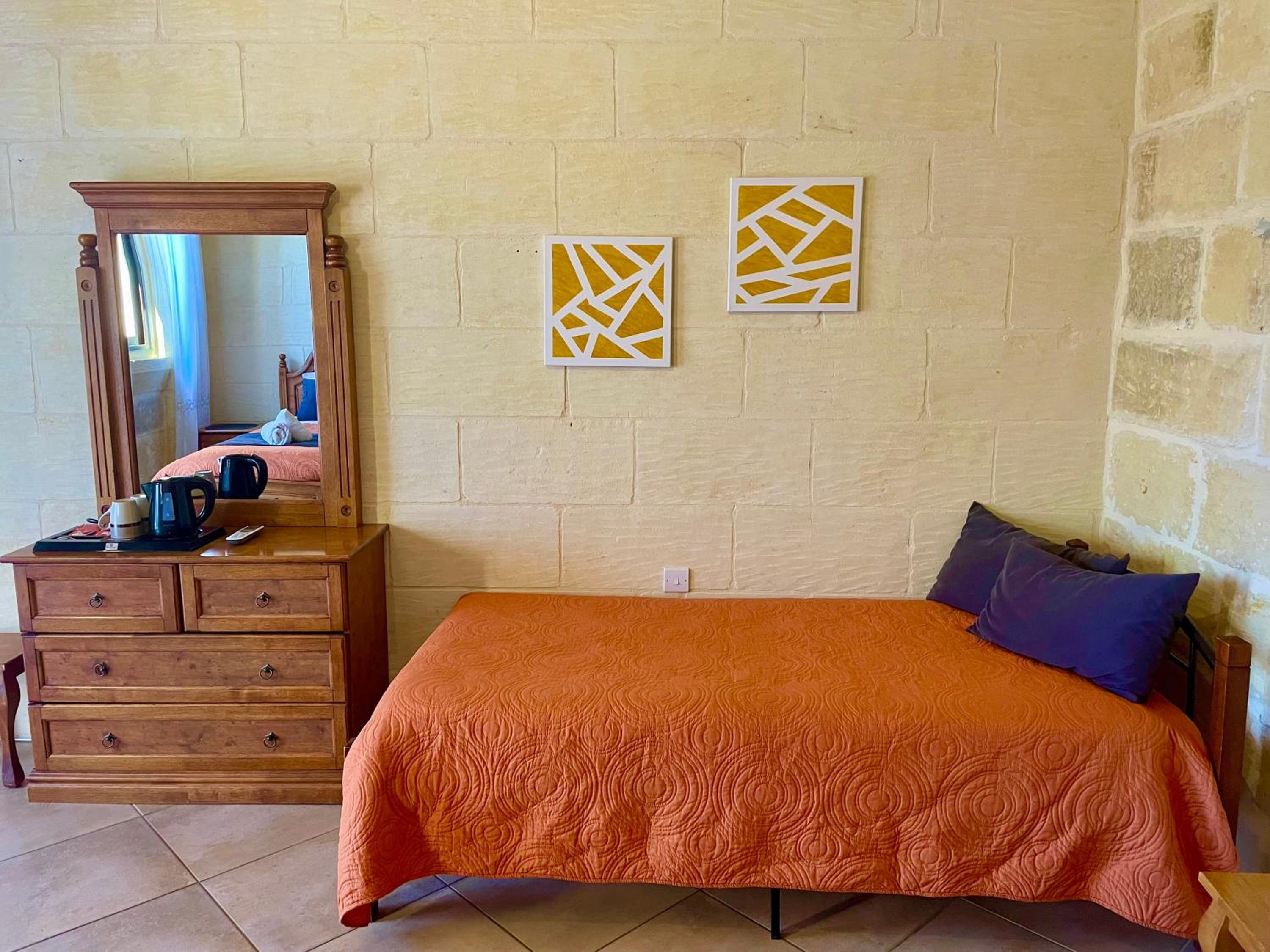 Triple Room with Private External Bathroom photo 3