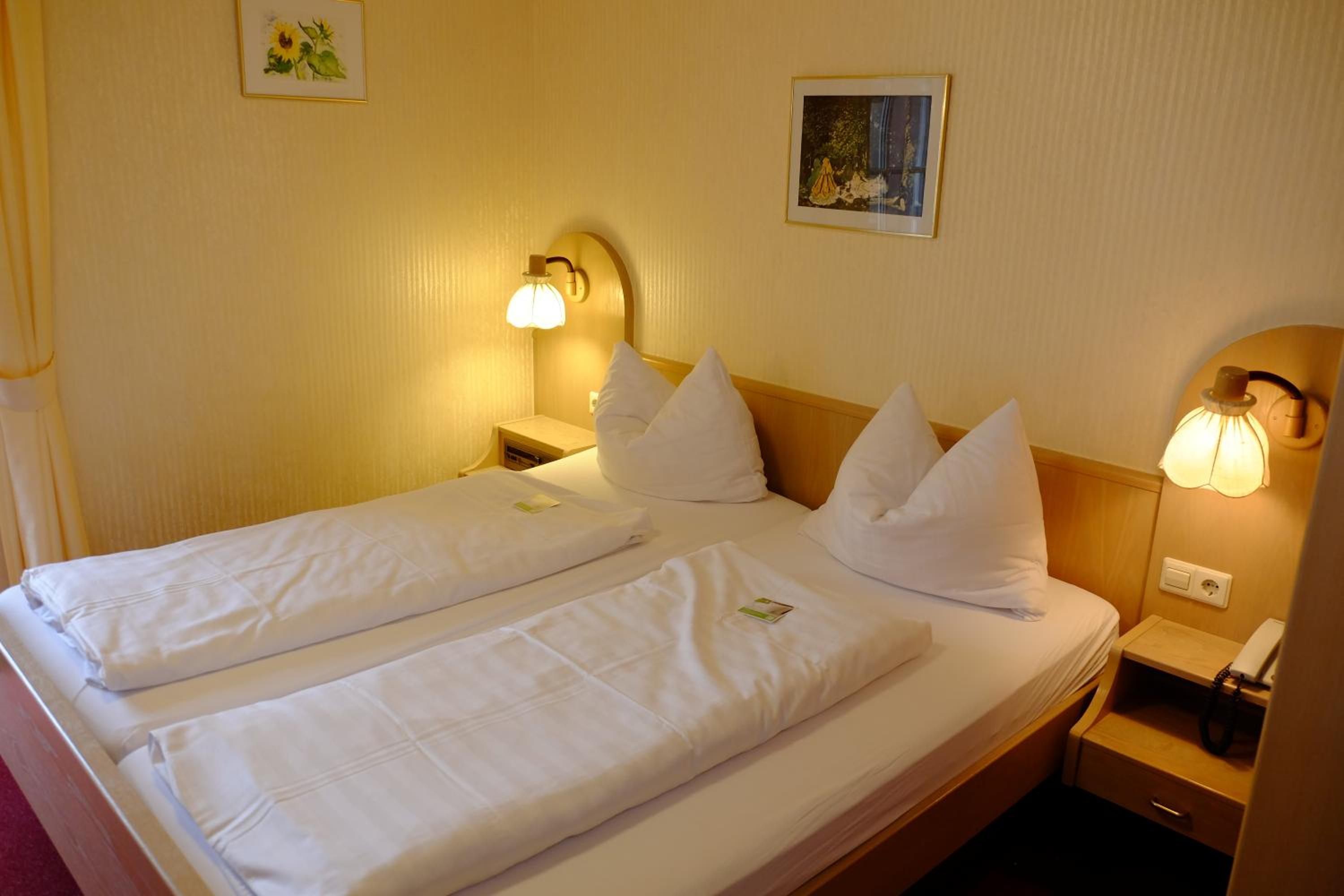 Standard Double Room - Photo 1