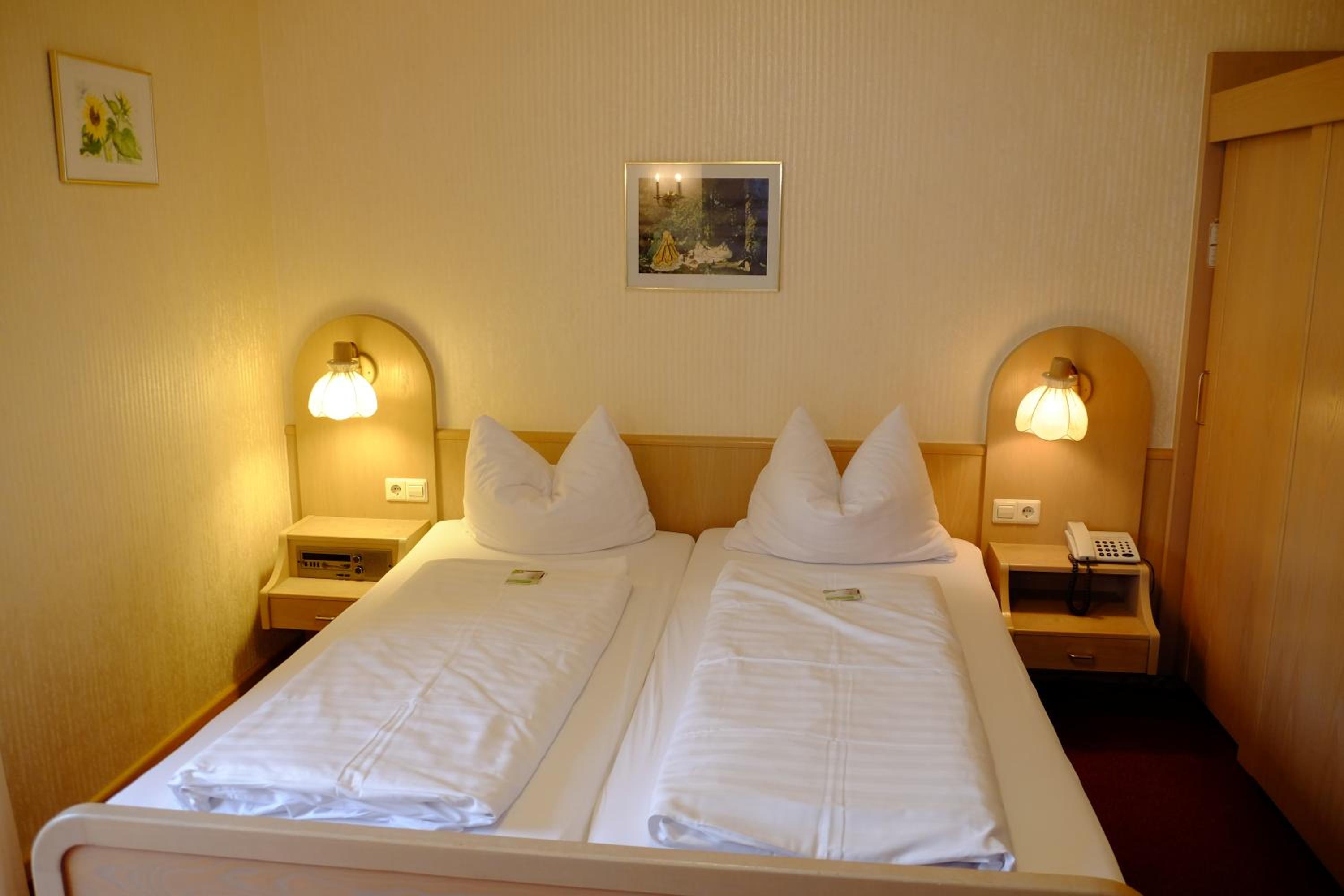 Standard Double Room - Photo 4