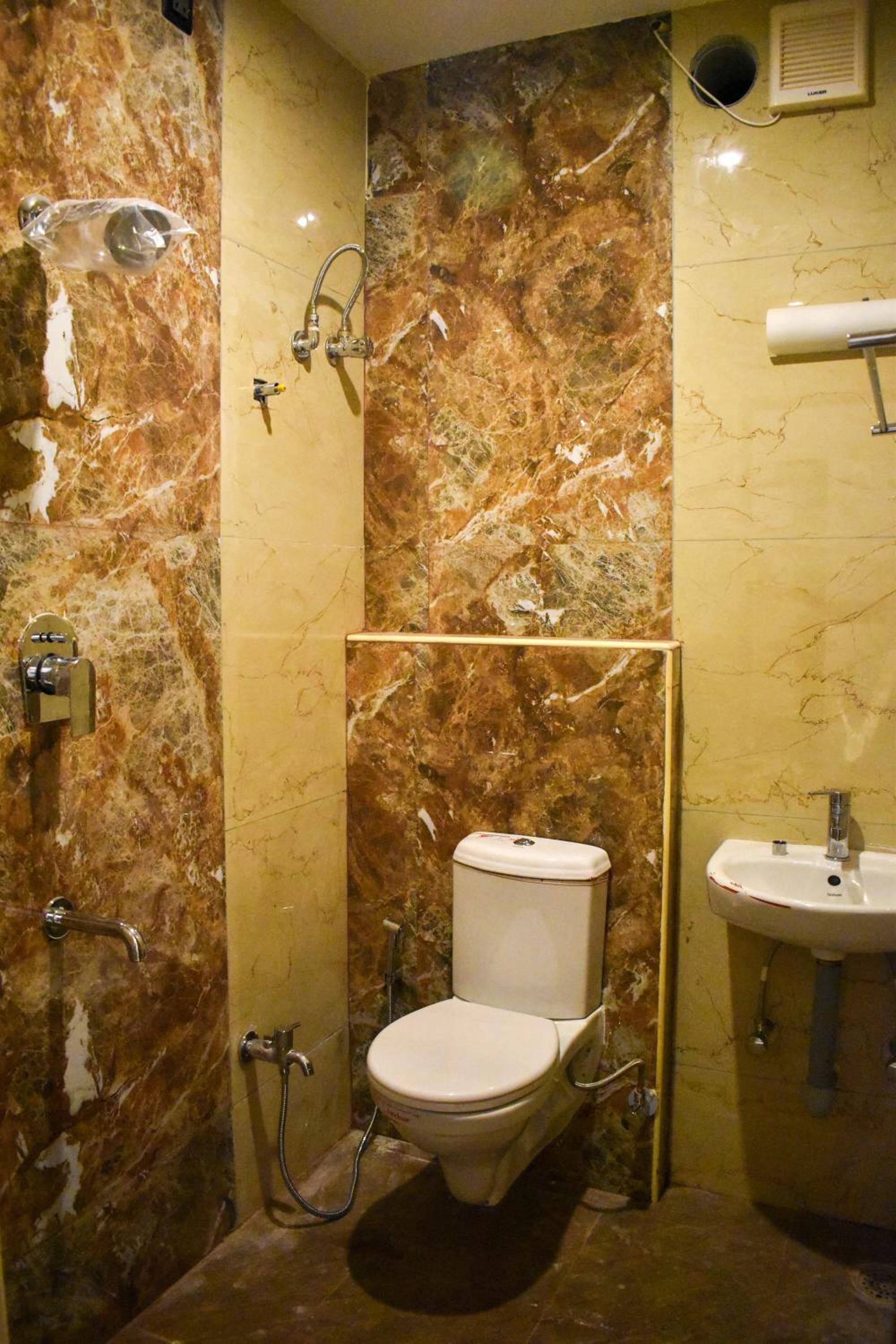 Standard Double Room - Photo 7